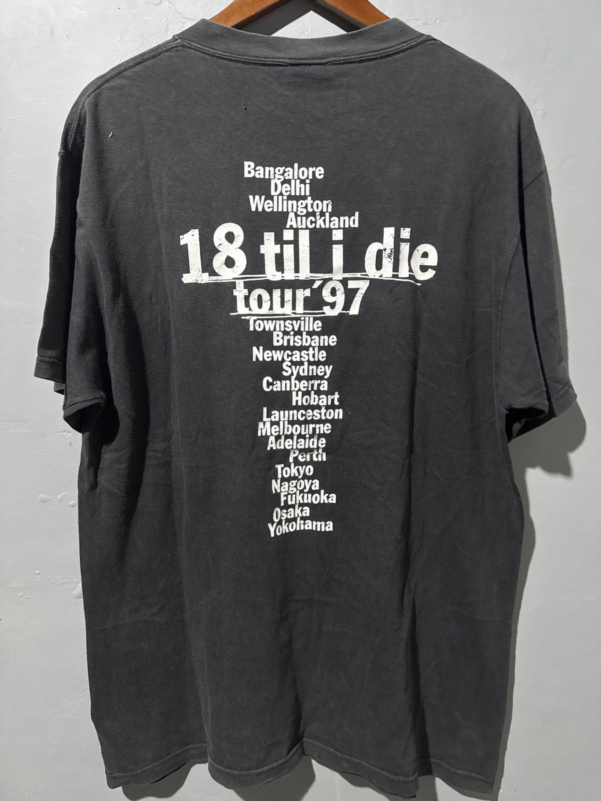 Band Tees Vintage Bryan Adams "18 Til I Die" t-shirt Size US L / EU 52-54 / 3 - 9 Thumbnail