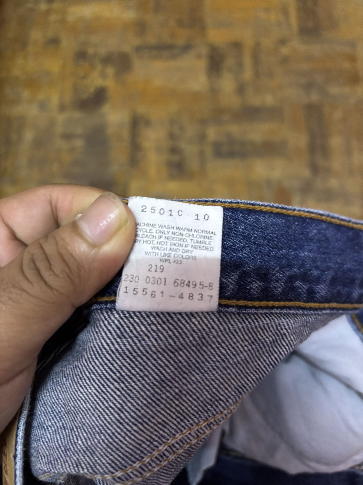 Jean × Levi's × Vintage Vintage Levis 560 Loose Fit Straight Leg (Size 28) Size US 28 / EU 44 - 12 Thumbnail