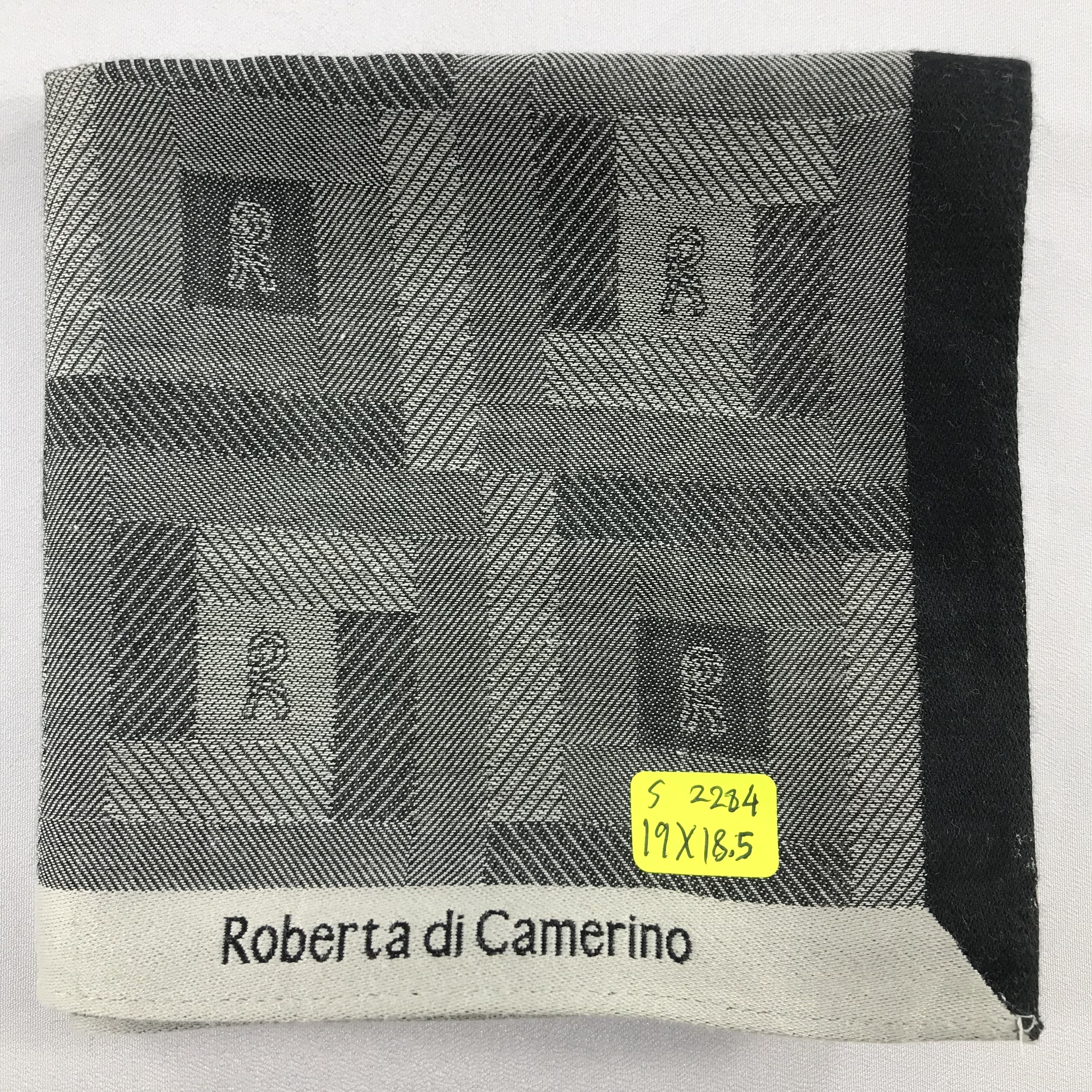 Roberta di Camerino × Vintage Roberta Di Camerino Bandana /Handkerchief/Neckerchief -S2284 Size ONE SIZE - 4 Thumbnail