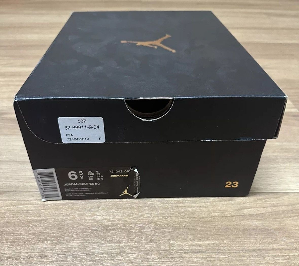 Jordan Brand × Nike Jordan 11 Retro Mid Citrus Size US 5 / EU 37 - 10 Thumbnail
