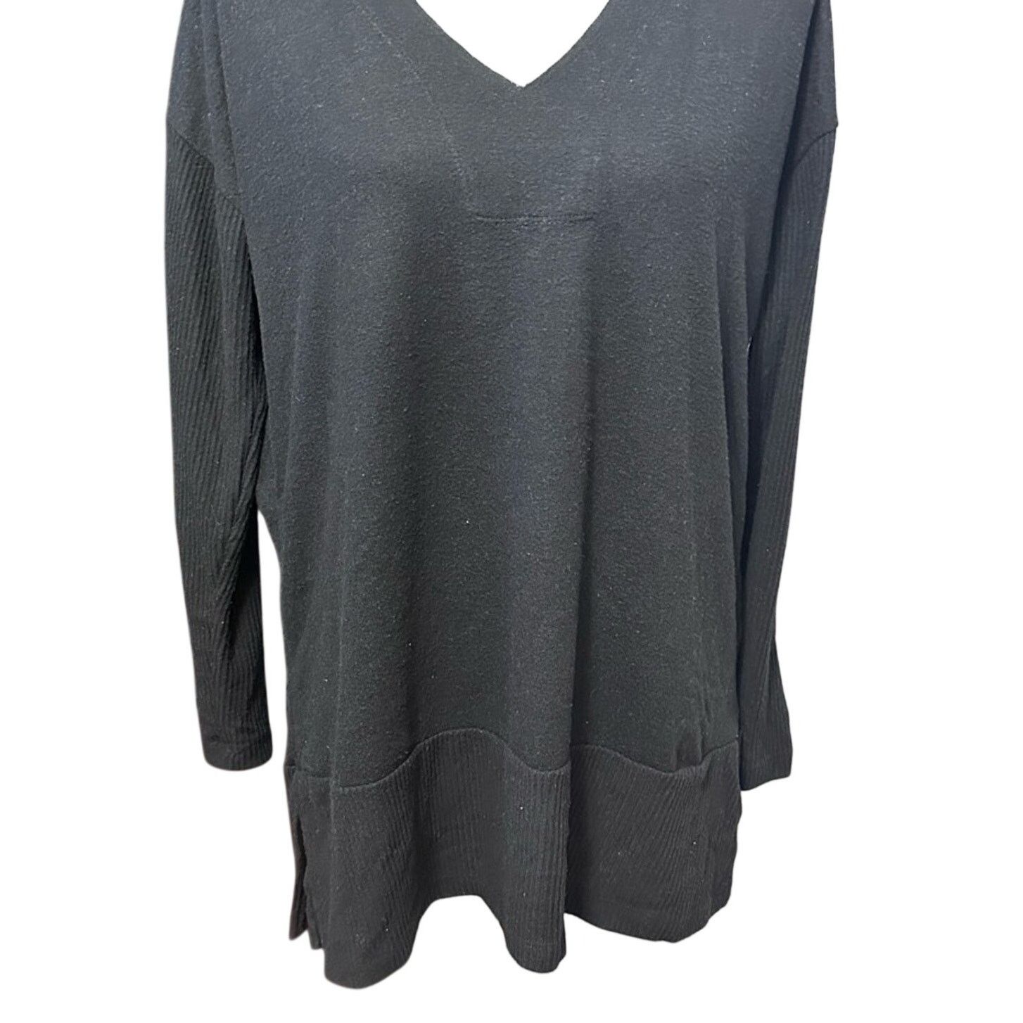 Vince Camuto Vince Camuto Casual Top Black Long Sleeve V Neck Knit M New Size M / US 6-8 / IT 42-44 - 3 Thumbnail