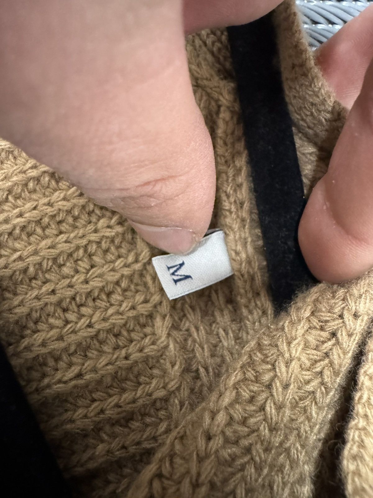 Moncler Moncler v-neck wool-cashmere cardigan Size M / US 6-8 / IT 42-44 - 7 Thumbnail