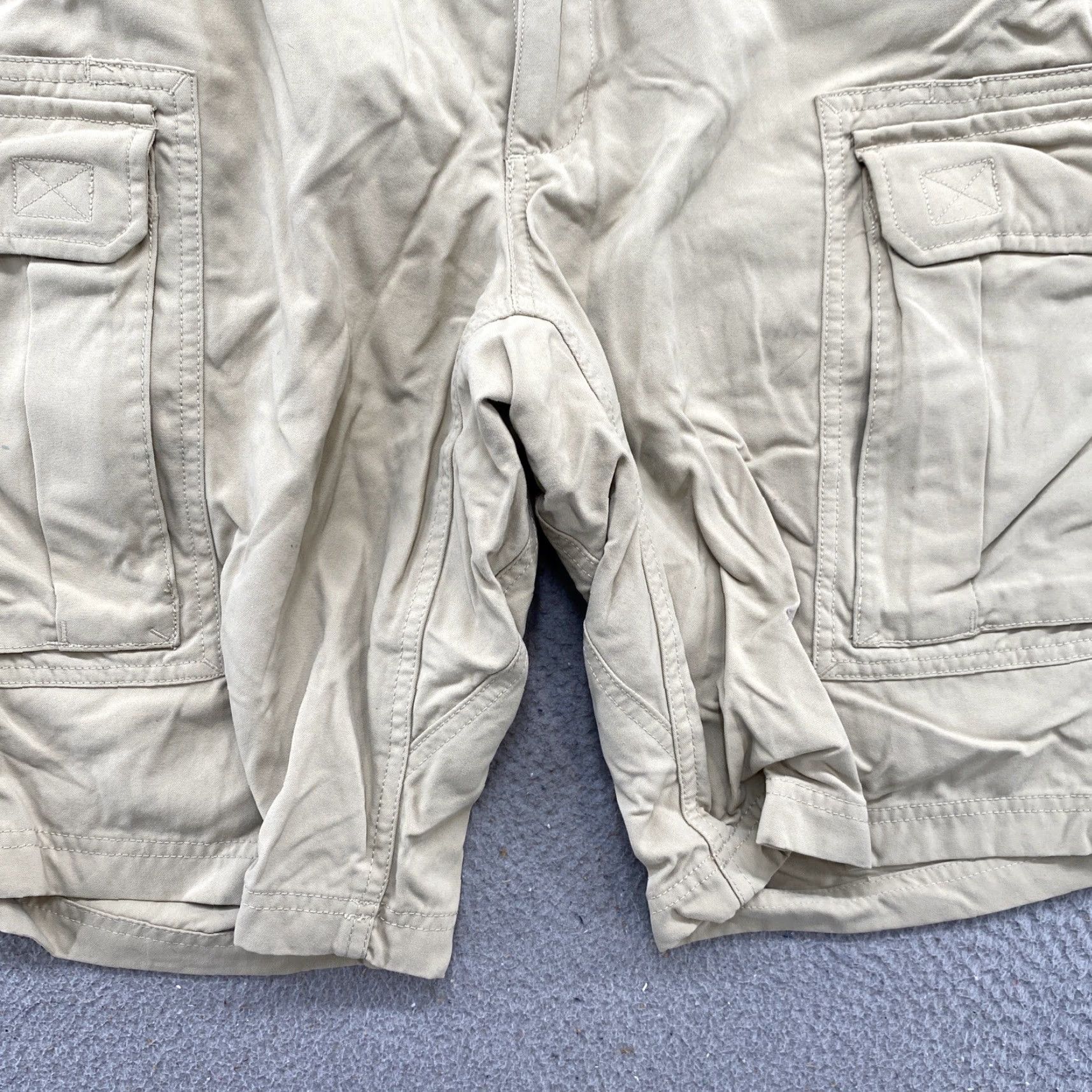 CO Duluth Cargo Shorts Men Beige Elastic Waist Nylon Size M Regular Front Flat Pockets Cargo Size US 31 - 2 Thumbnail