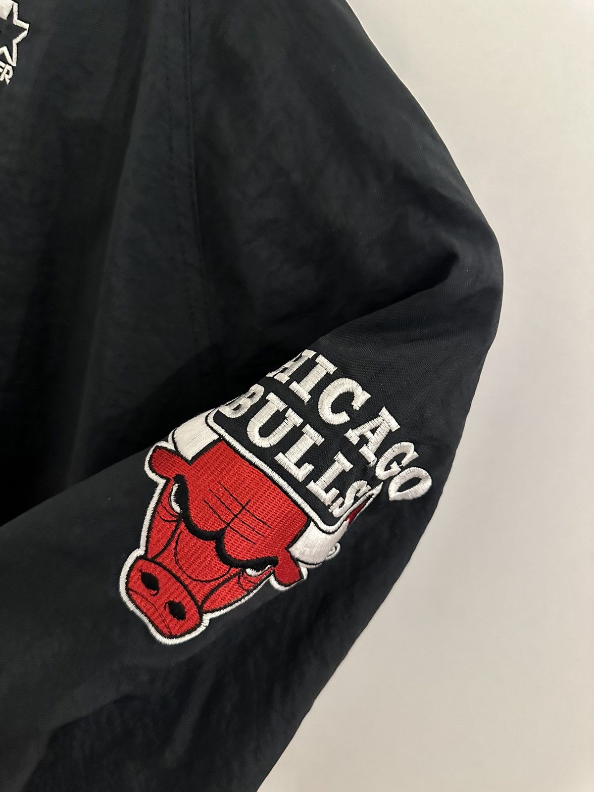 Starter Starter Jacket Chicago Bulls Size XL NBA Vintage Starter Size US XL / EU 56 / 4 - 14 Thumbnail