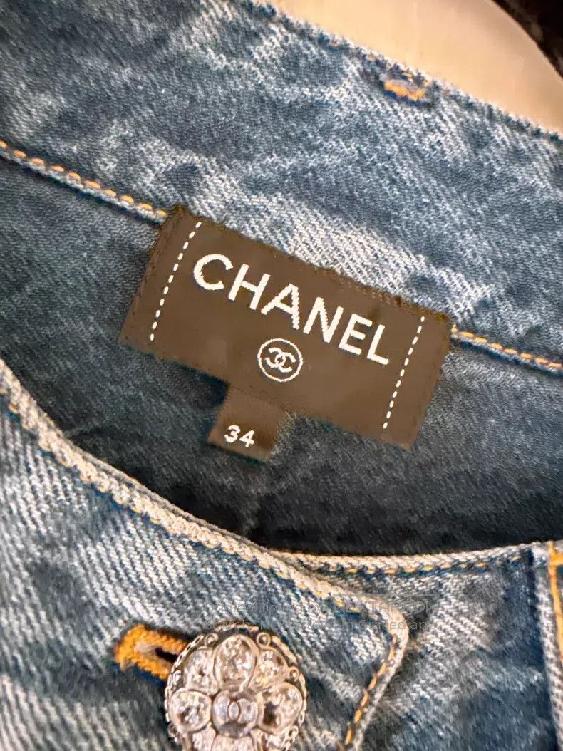 Chanel Chanel 24S spring and summer glazed button three-quarter s Size XXS / US 00 / IT 34 - 8 Thumbnail