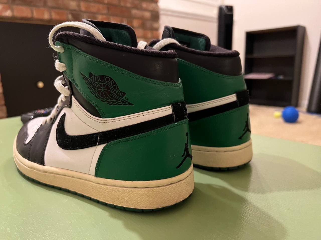 Nike Jordan 1 Retro DMP Boston Celtics Size 10.5 Size US 10.5 / EU 43-44 - 6 Thumbnail