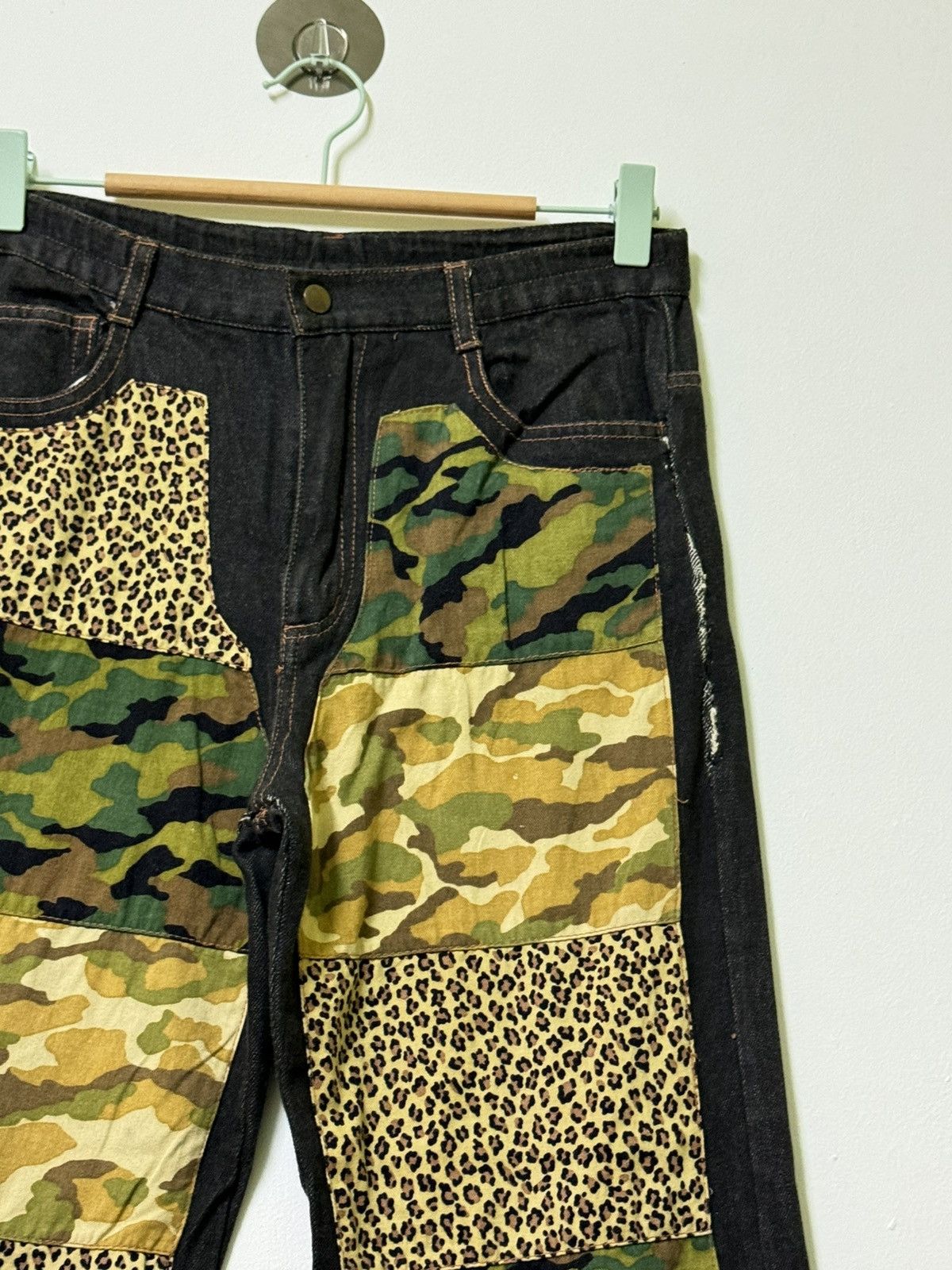 Japanese Brand Flare Double Knee Camouflage Custom Distressed Denim Size US 27 - 5 Thumbnail