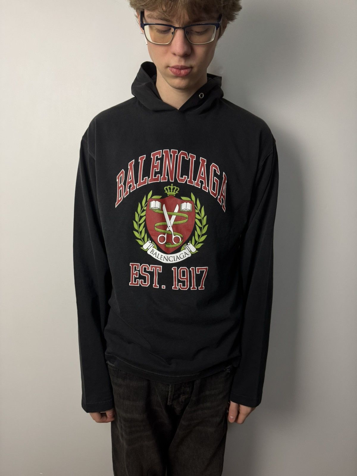 Balenciaga BNWT Balenciaga College hoodie est 1917 scissor Hoodie Size US S / EU 44-46 / 1 - 3 Thumbnail