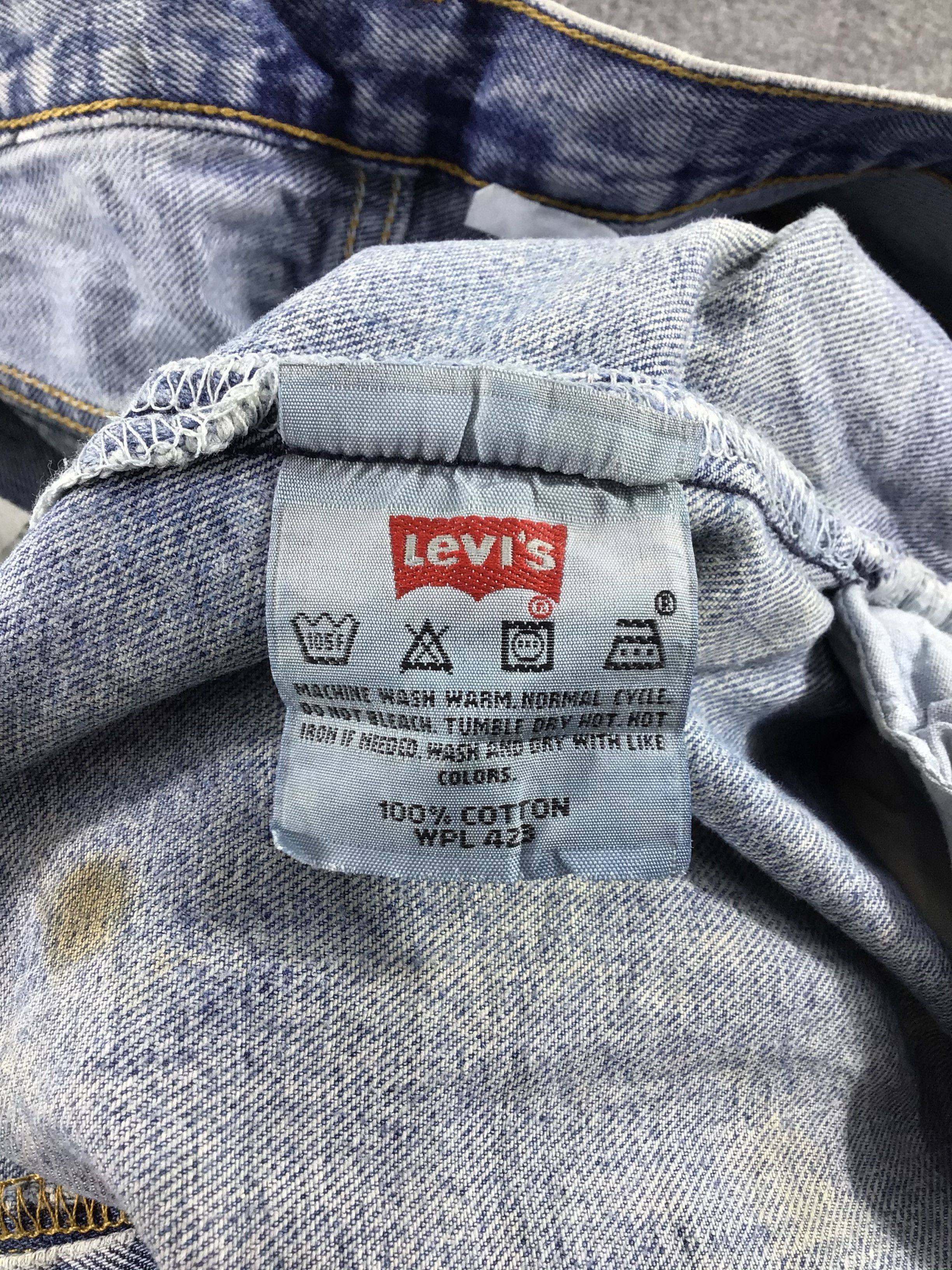 Levi's Vintage 90s Levis 501 Jeans Dirty Faded Blue Denim-J396 Size US 37 - 12 Thumbnail