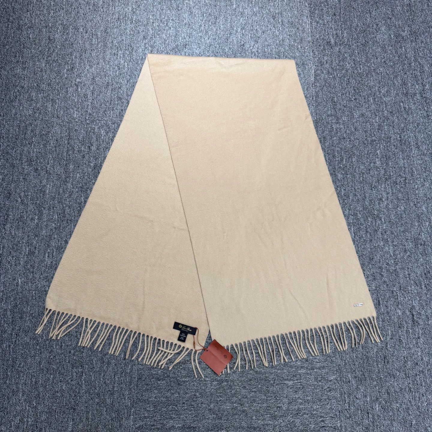 Loro Piana Loro Piana Cashmere Scarf 43x170cm New With Tags Size ONE SIZE - 1 Thumbnail