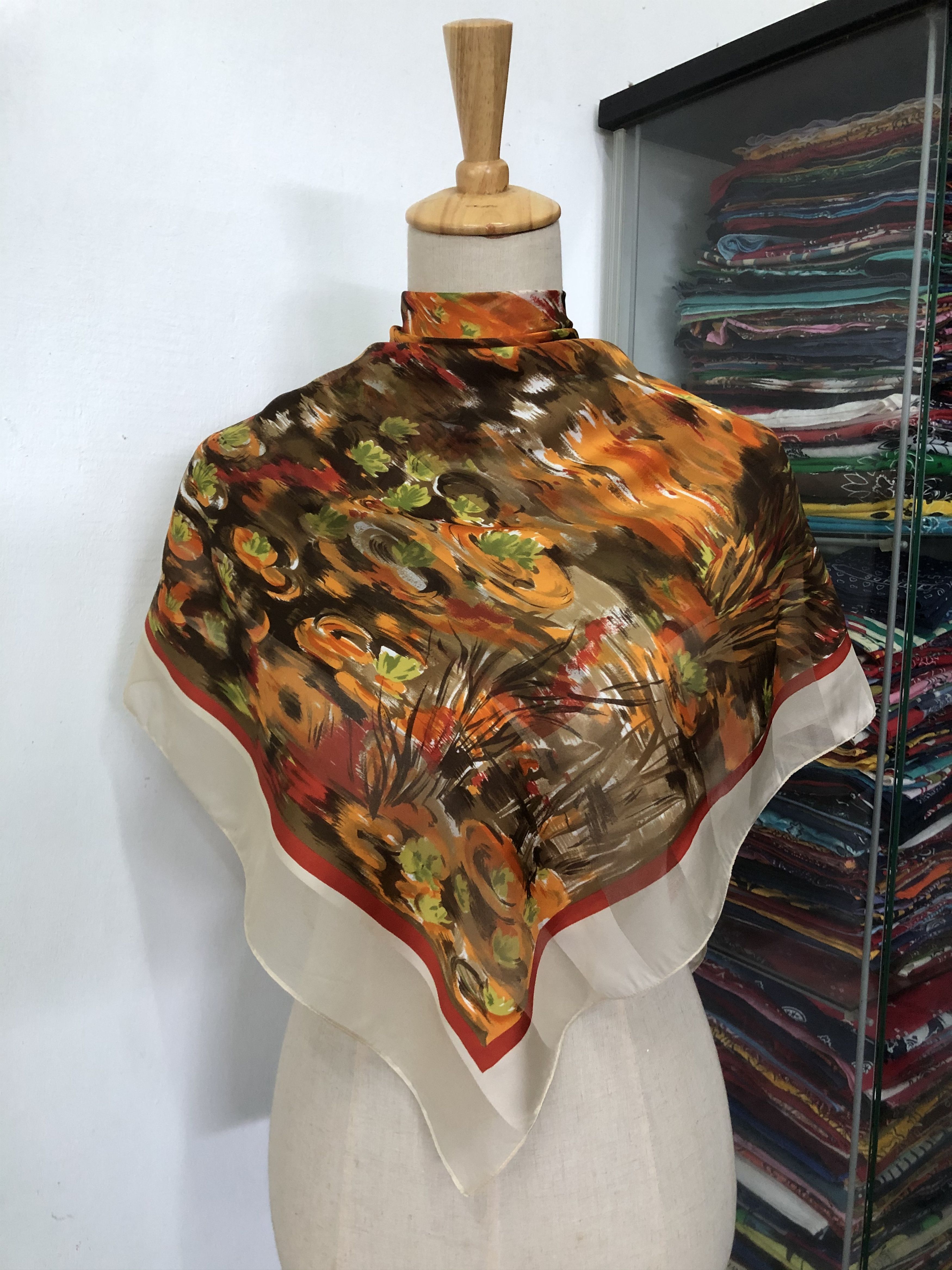 Vintage Vintage Laurent Monteil Paris Silk Scarf Size ONE SIZE - 1 Thumbnail