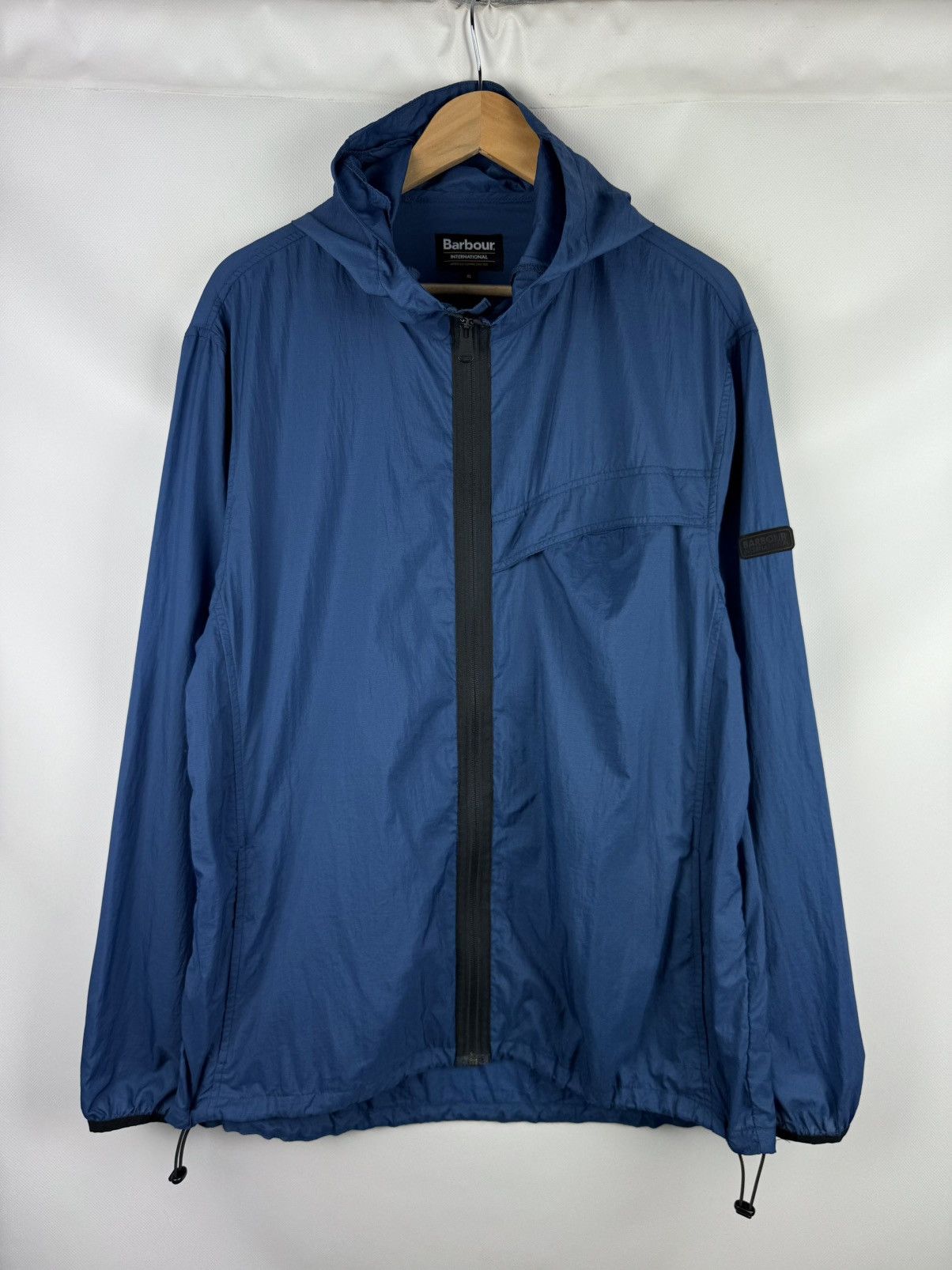 Barbour Barbour International Full Zip Hooded Windbreaker Jacket Size US XL / EU 56 / 4 - 1 Thumbnail