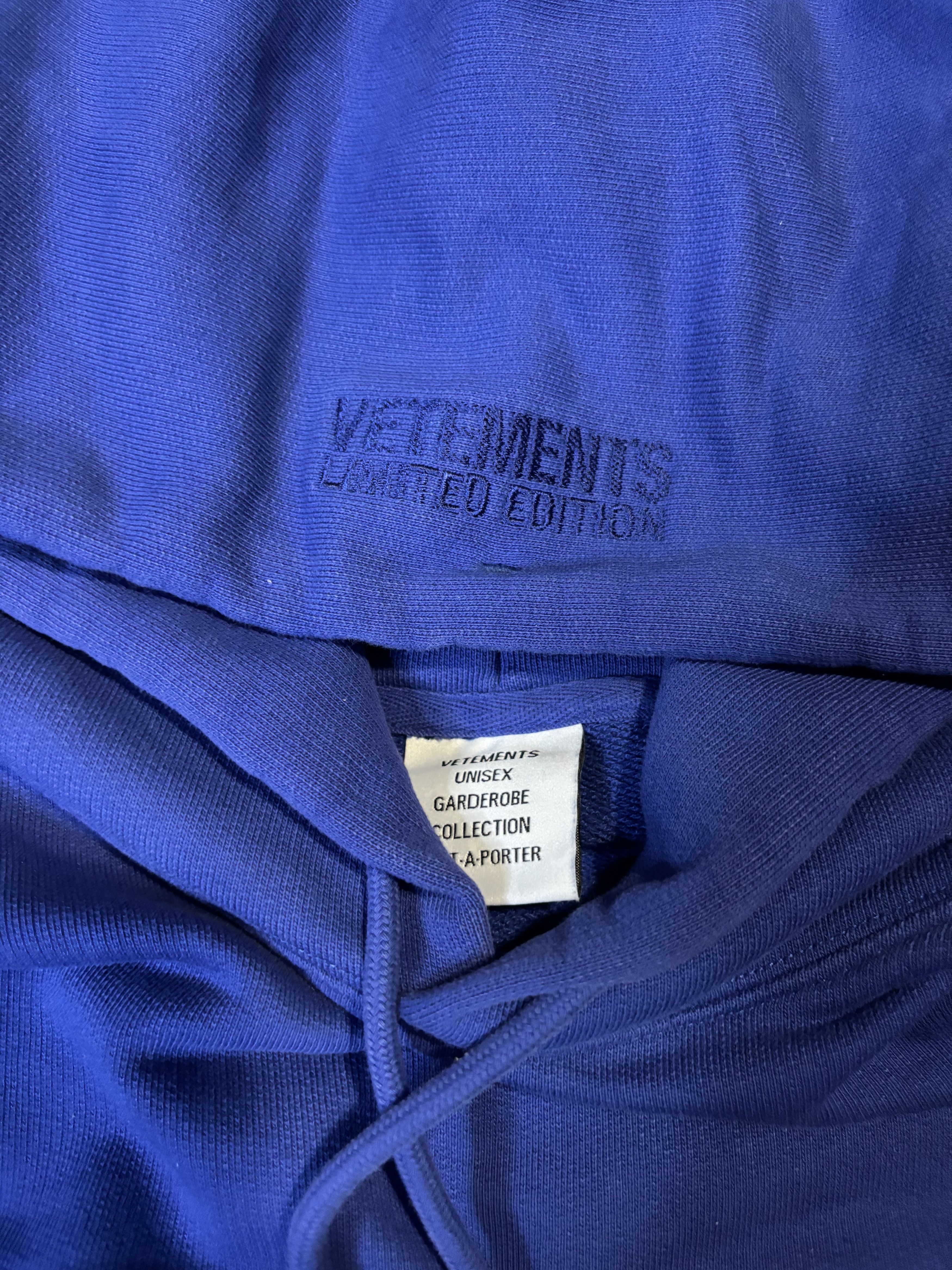 Vetements DOLPHIN HEART HOODIE Size US M / EU 48-50 / 2 - 4 Thumbnail