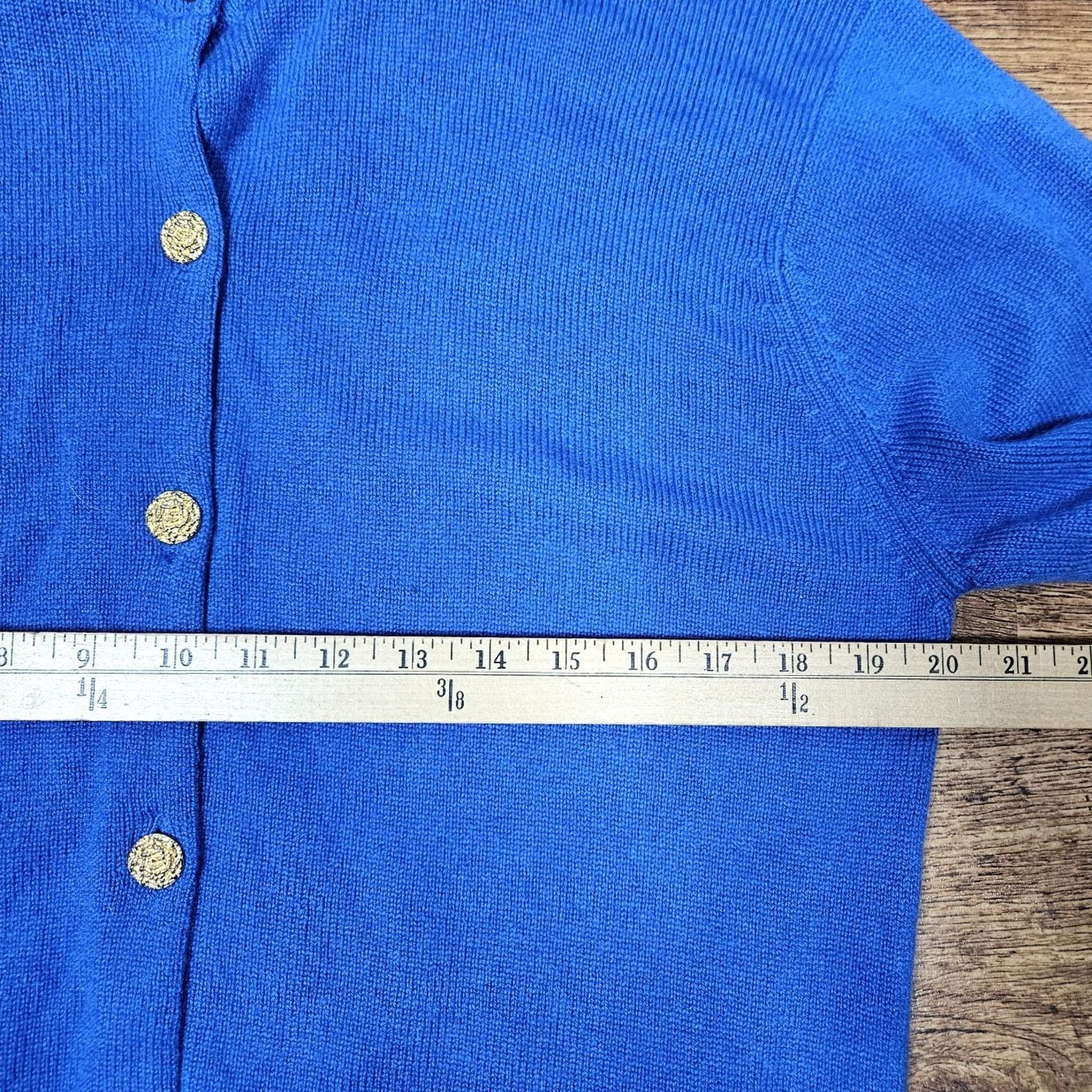 Johnstons Of Elgin Johnstons Of Elgin Blue 100% Cashmere Golden Button Cardigan 40" 102cm Cardigan Women Regular Blue 100% Cashmere Button Modern Style Pays Vintage? No Size S / US 4 / IT 40 - 7 Thumbnail