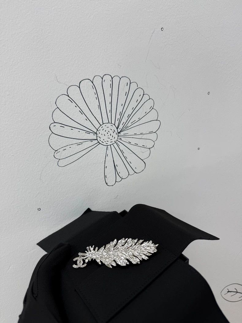 Chanel Chanel Silver Feather Brooch with Logo Size ONE SIZE - 2 Thumbnail