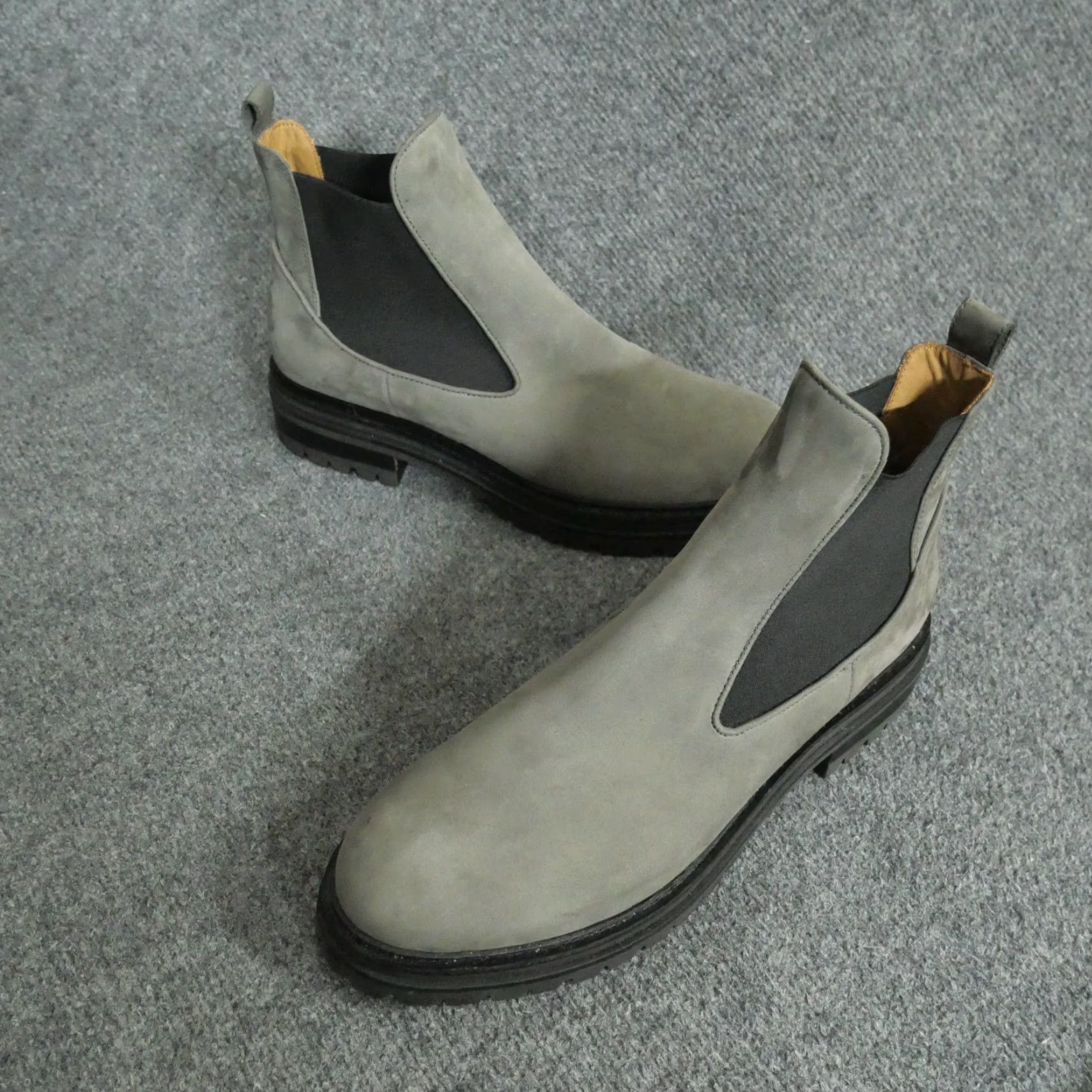 Vintage M Gemi Chelsea Boots Mens GREY Suede Leather 9/42 Chelsea Boot Casual Size US 9 / EU 42 - 2 Thumbnail