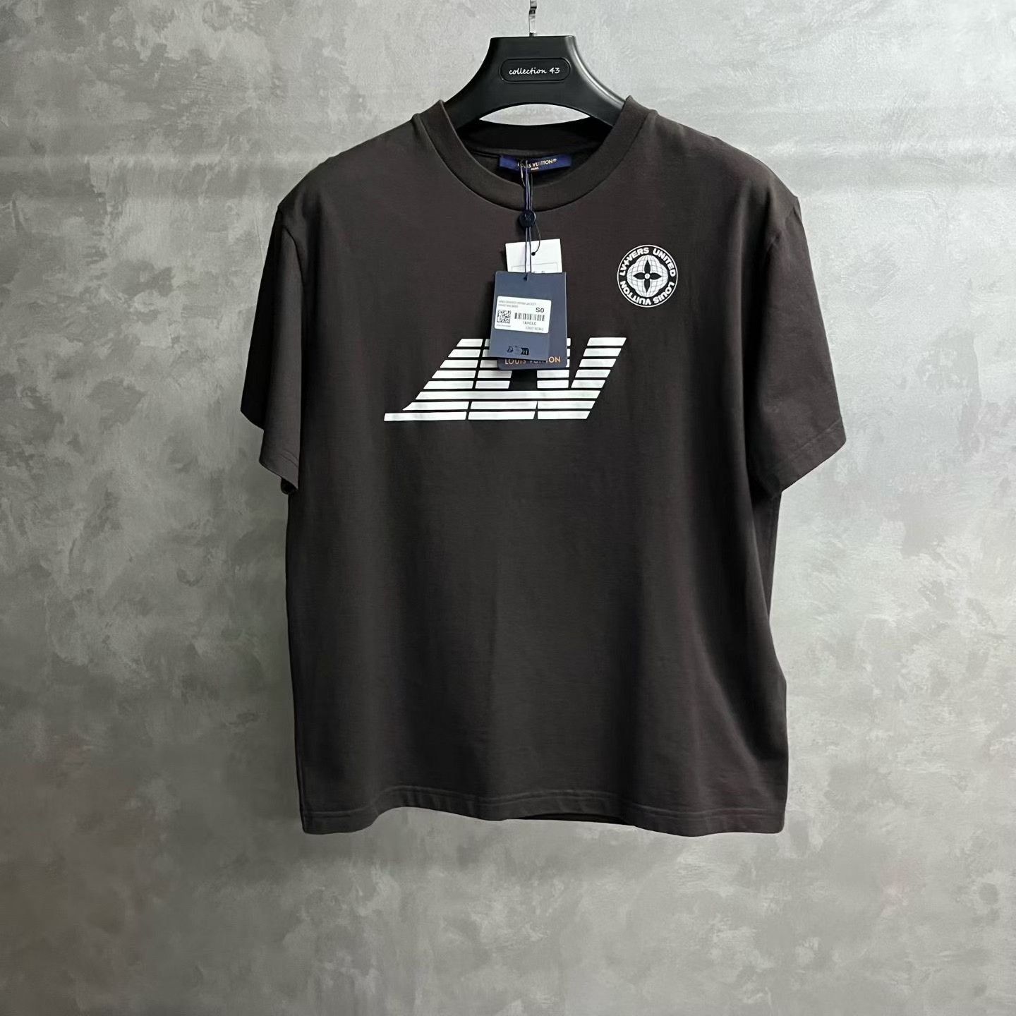 Louis Vuitton Louis Vuitton Printed Graphic Brown T-Shirt s Men Size US S / EU 44-46 / 1 - 1 Thumbnail