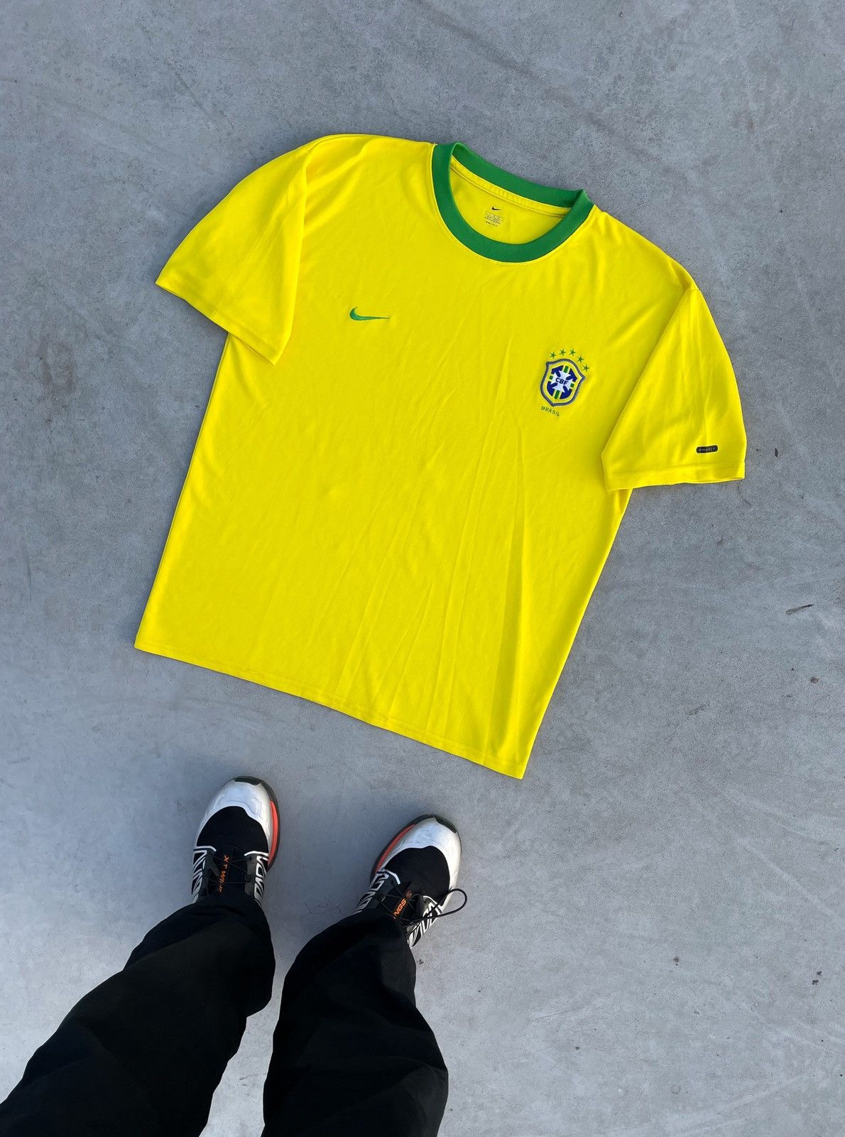 Vintage 2006 Football Shirt Nike Brazil Soccer Jersey Home Y2K Size US L / EU 52-54 / 3 - 2 Thumbnail