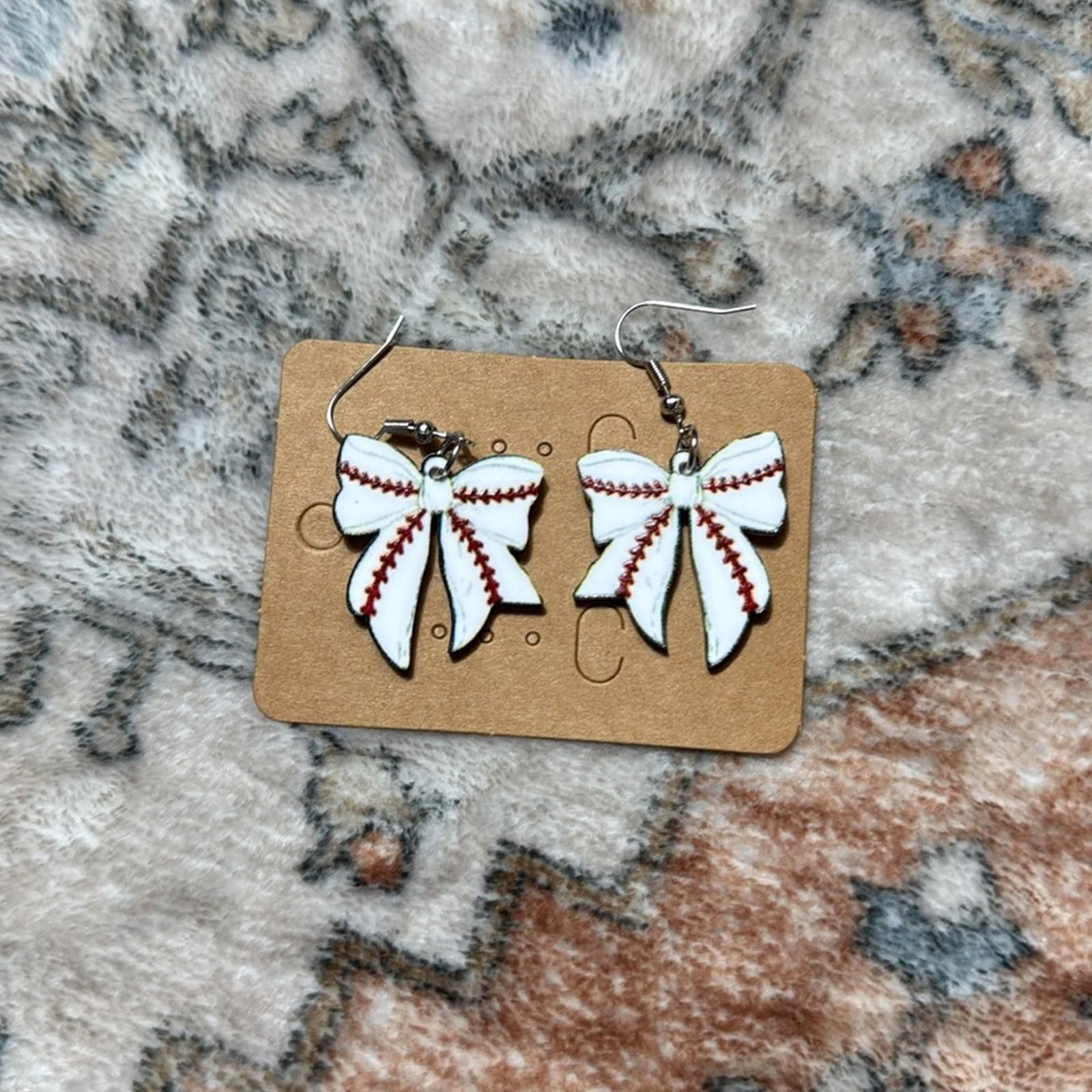 Designer Elegant White and Red Baseball Earrings Size ONE SIZE - 2 Thumbnail