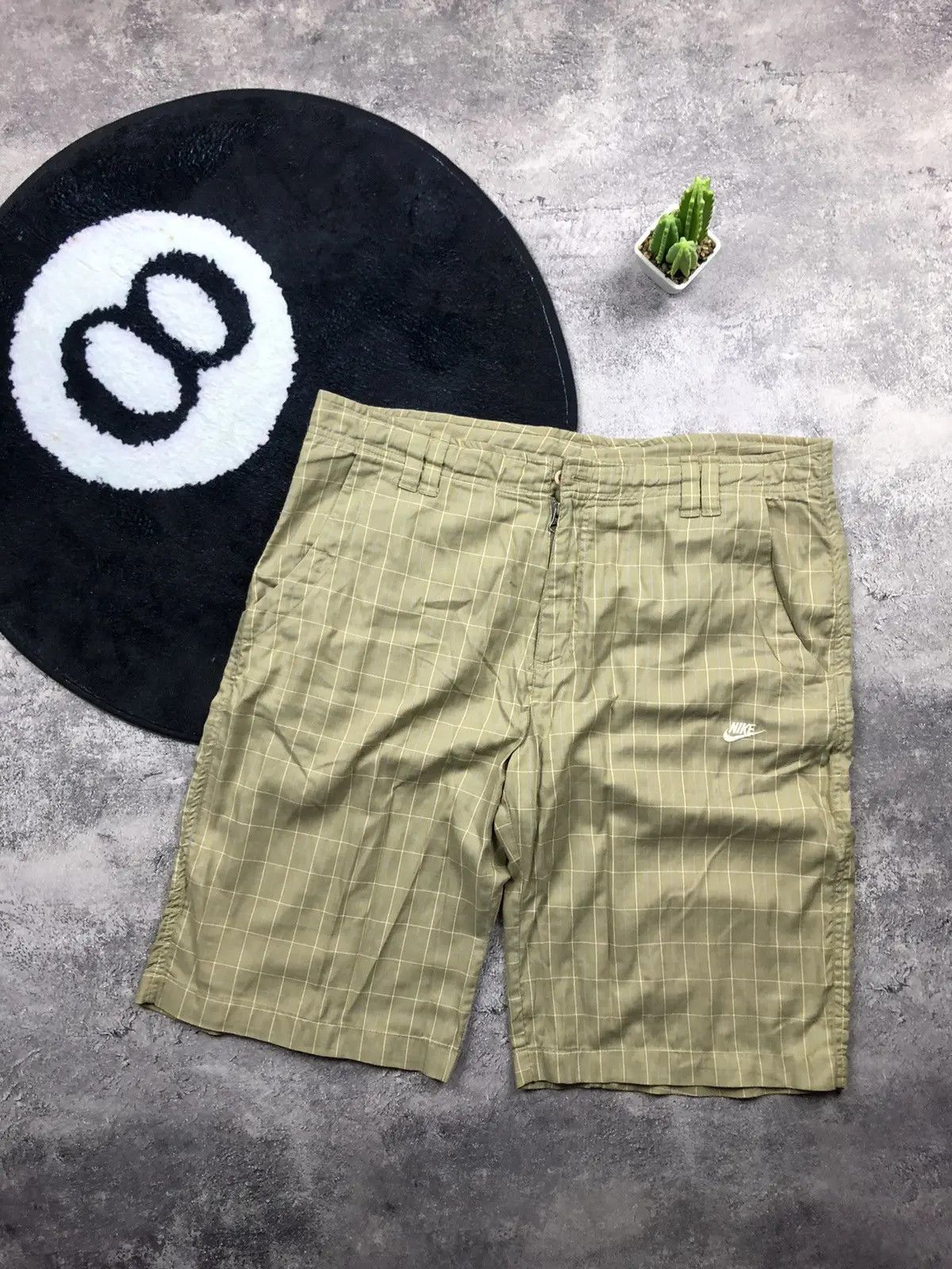 Nike NIKE Vintage 2000s Checkered Streetwear Swimming Shorts Size US 34 / EU 50 - 1 Thumbnail
