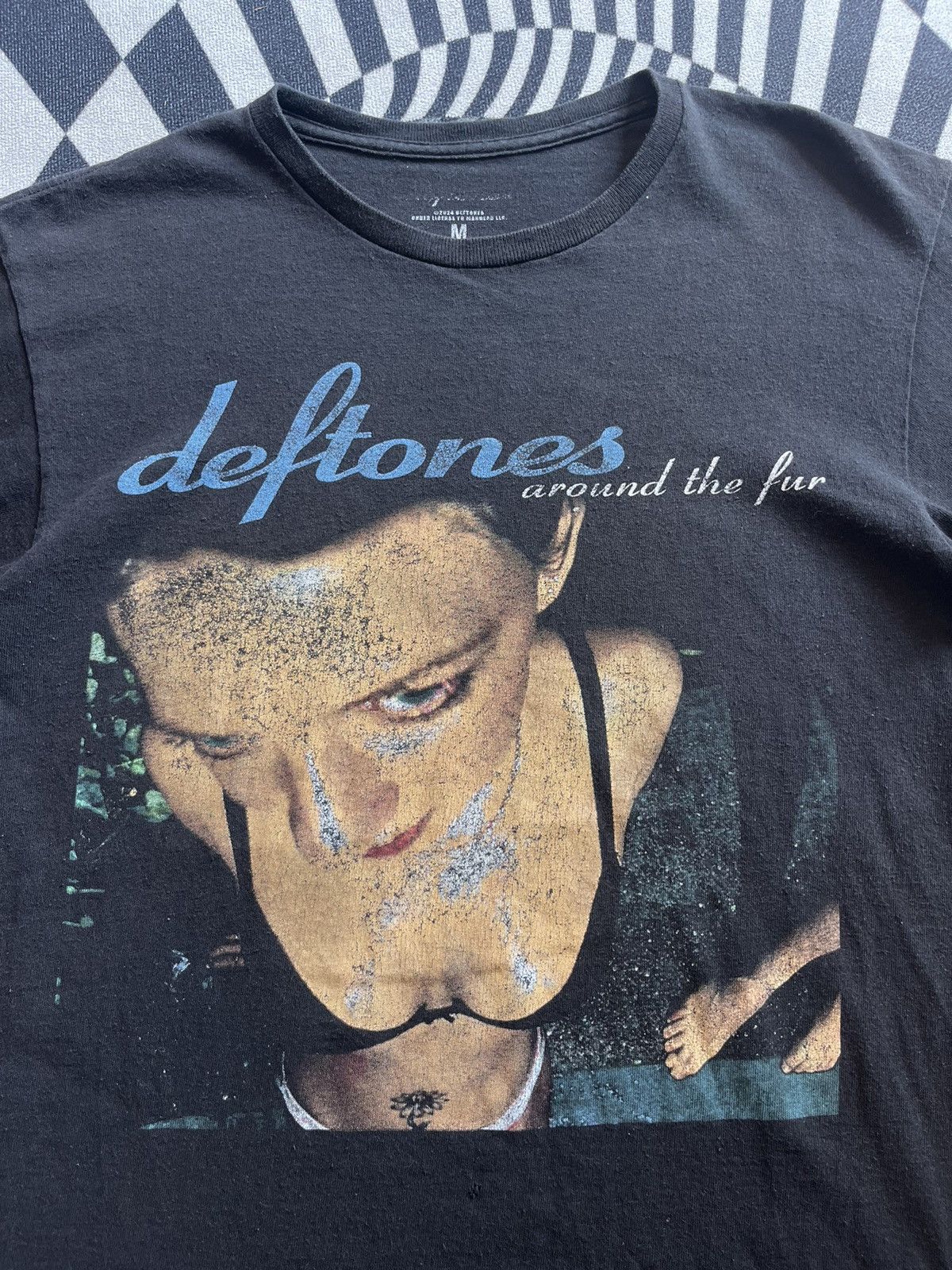 Band Tees Deftones around the fur reprint Album 1997’s Band tshirt Size US M / EU 48-50 / 2 - 5 Thumbnail