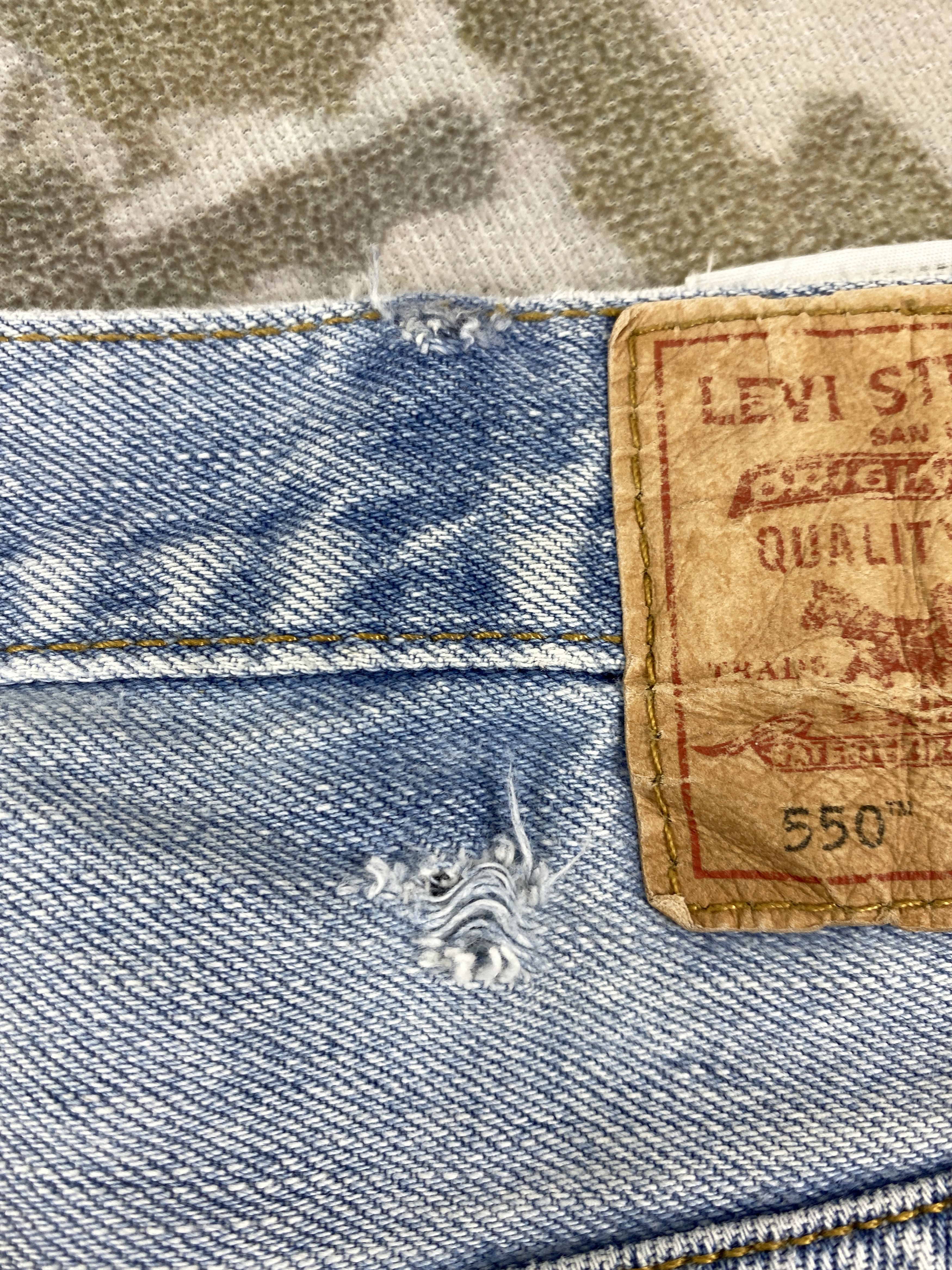 Levi's Light Wash Vintage Levi's 550 Denim 37 x 28.5 -JN709 Size US 37 - 14 Thumbnail