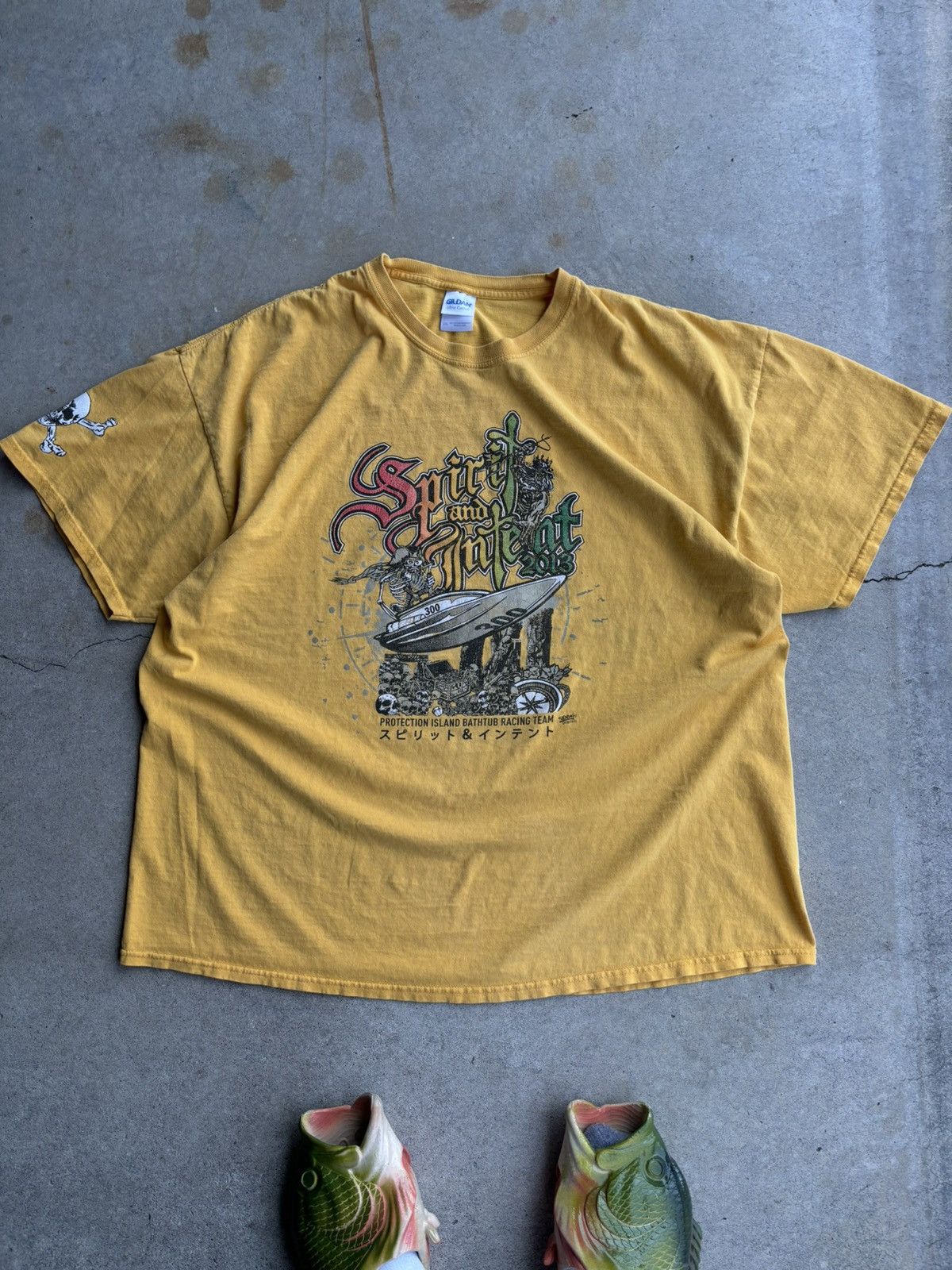 Vintage Crazy Faded Surf 2000s Skull Island Boat Racing Shirt Size US XL / EU 56 / 4 - 1 Thumbnail