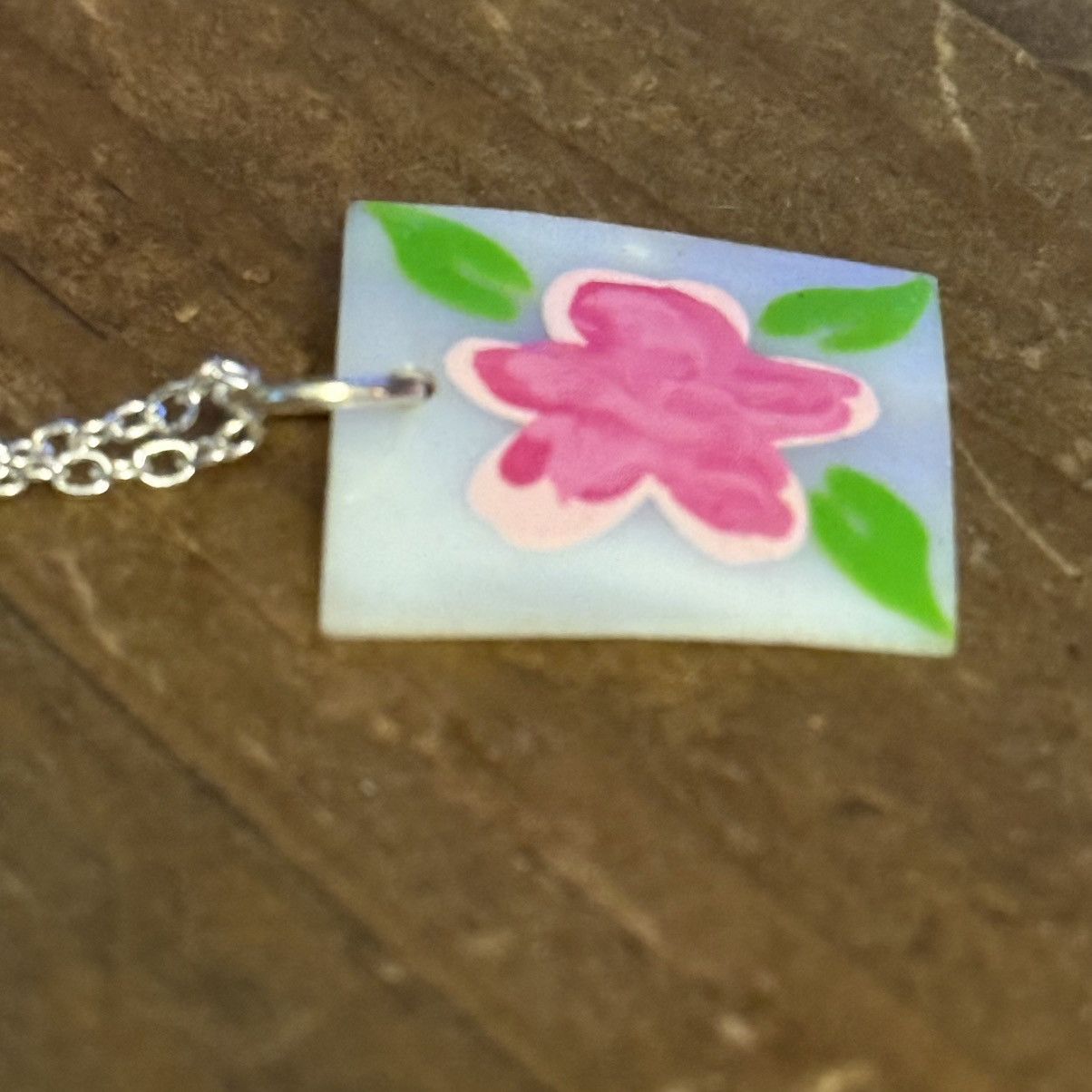 Other Silver tone painted shell pendant necklace Size ONE SIZE - 5 Thumbnail