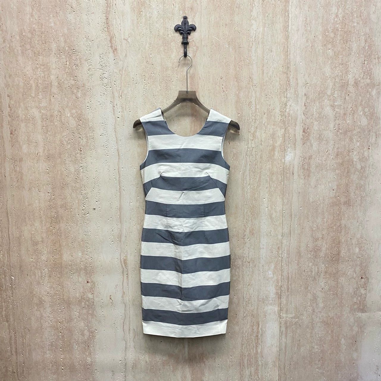 Burberry Burberry Gray White Stripe Sleeveless Dress - dmc Size US S / EU 44-46 / 1 - 1 Thumbnail
