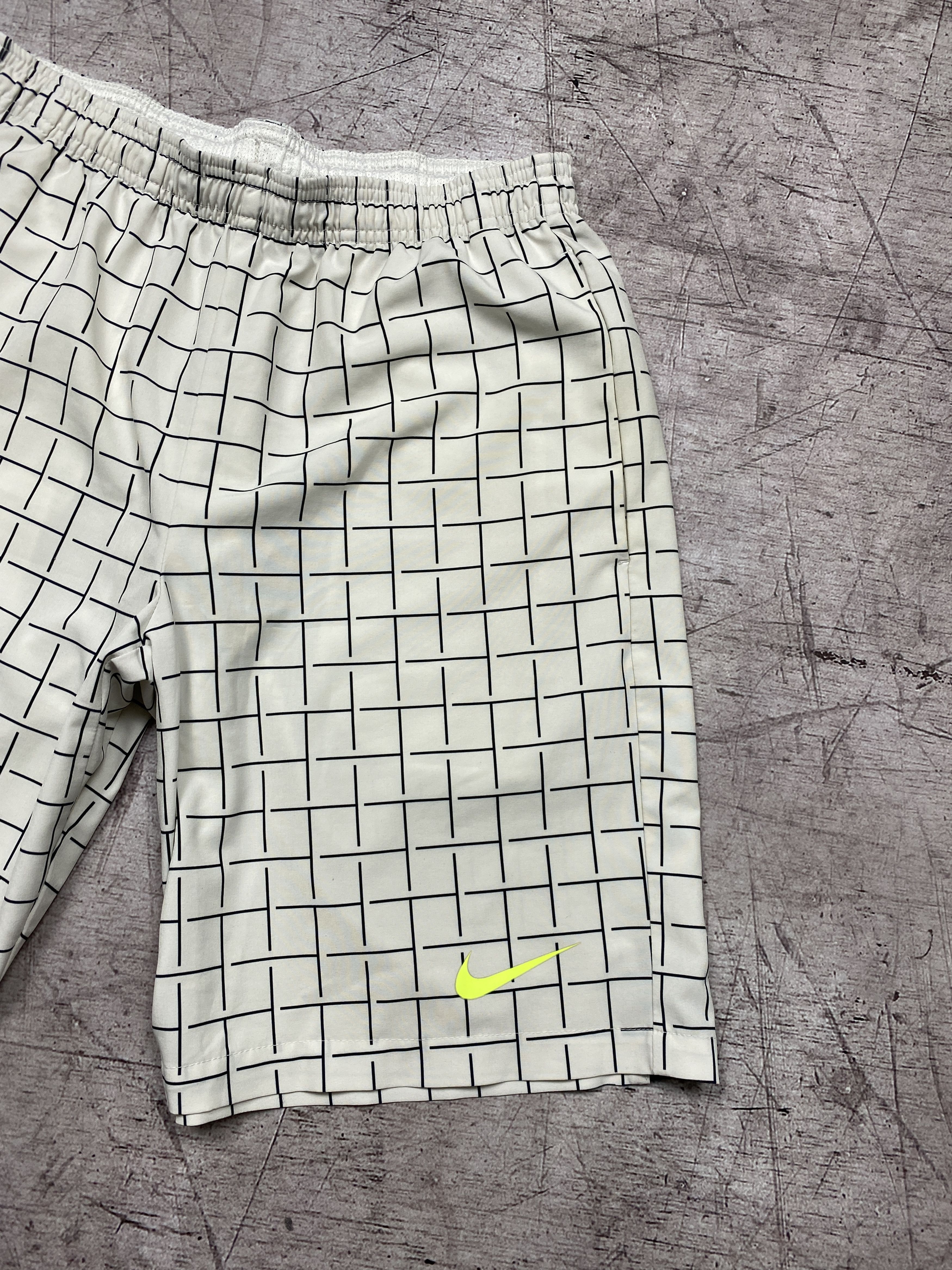 Nike × Vintage Nike Vintage Mens Plaid Shorts Size US 32 / EU 48 - 2 Thumbnail