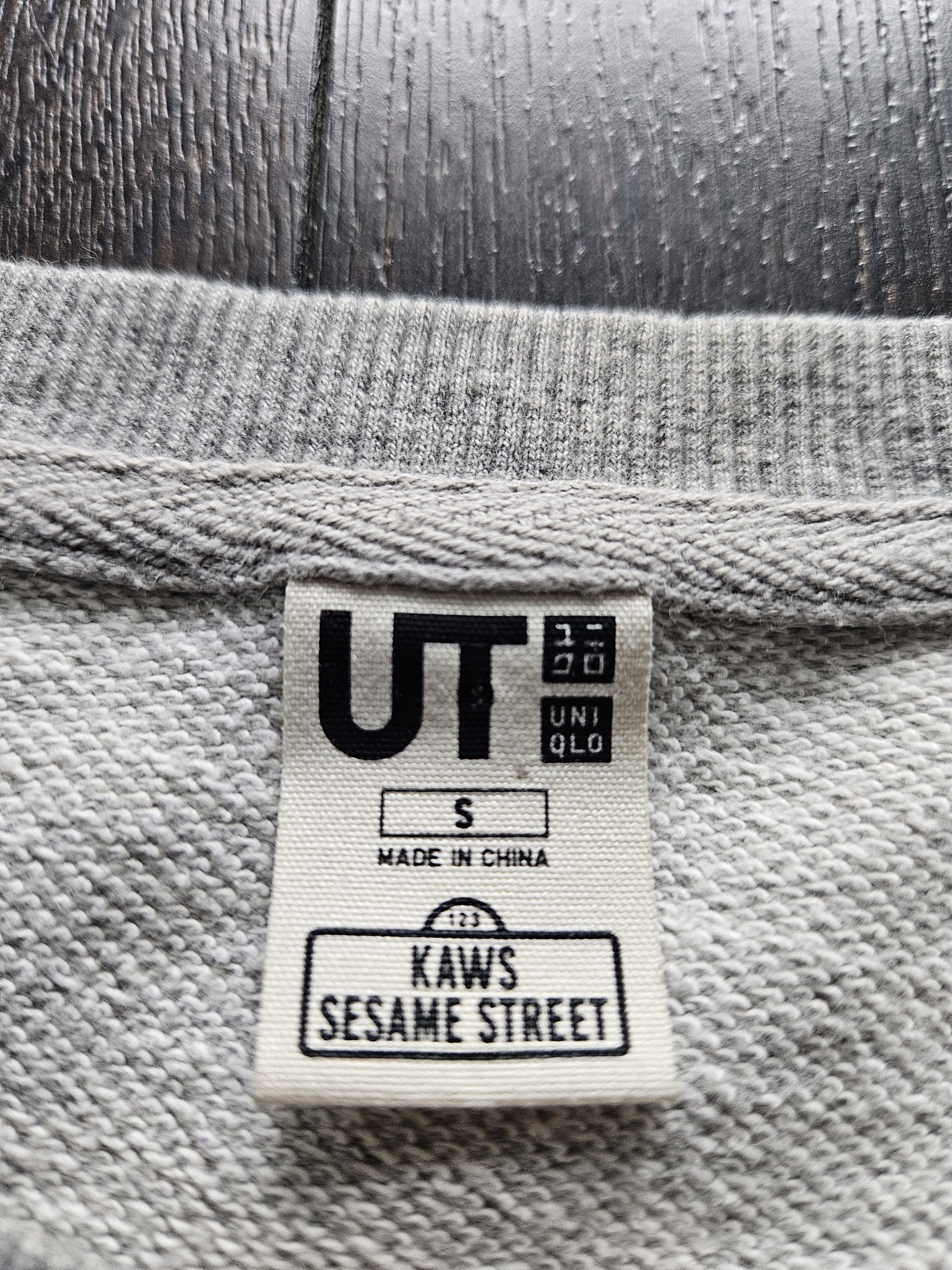 Japanese Brand × Kaws × Uniqlo Uniqlo x Kaws x Sesame Street - Sweater Size US S / EU 44-46 / 1 - 3 Thumbnail