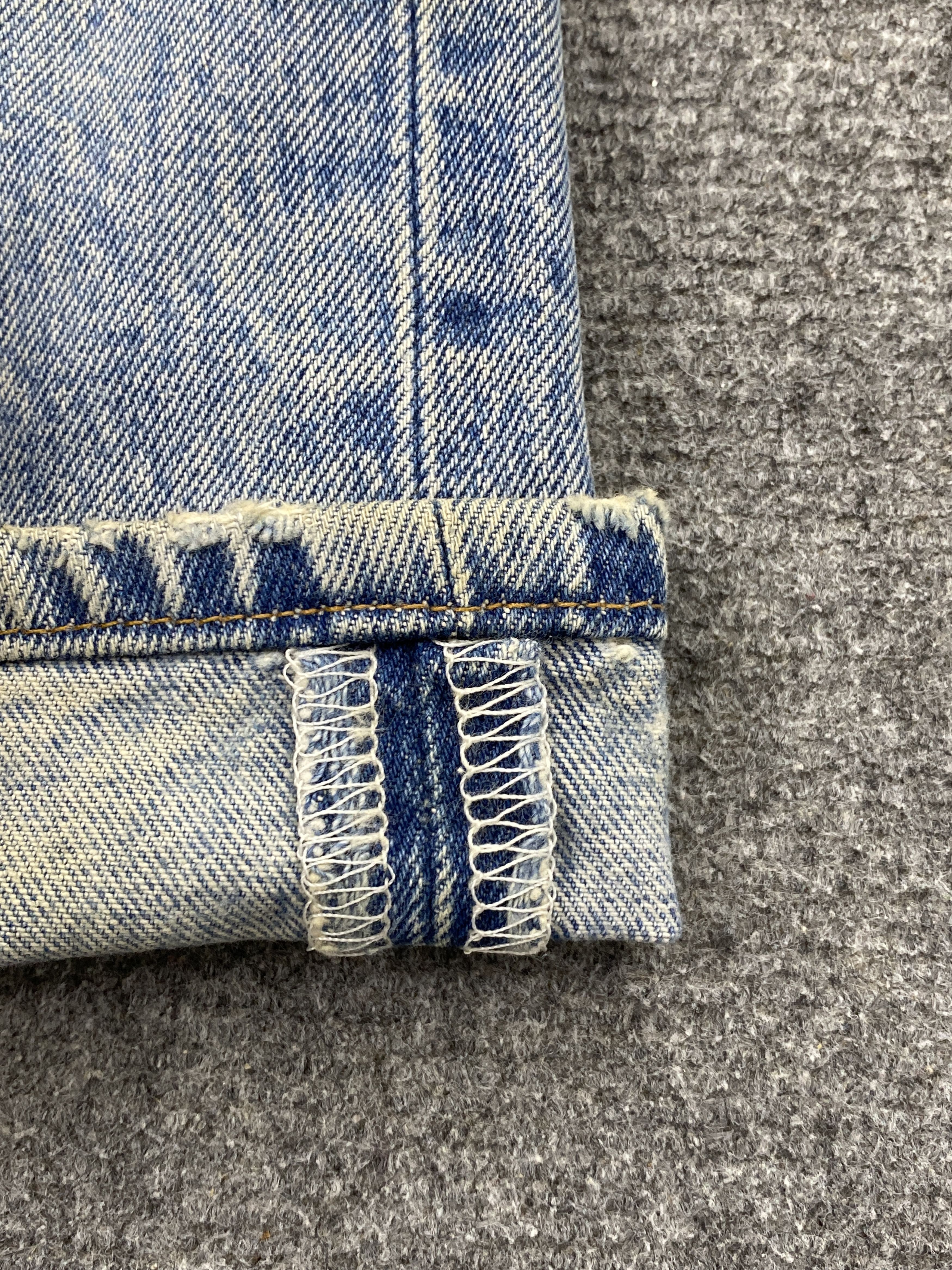 Levi's × Vintage Distressed Vintage 90s Levis 501 Light Washed Denim Jeans Size US 33 - 9 Thumbnail