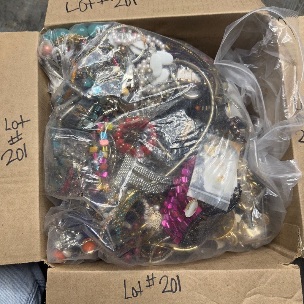 Jewelry 18 Lbs. COSTUME Vintage Modern HUGE Bulk Jewelry Lot for Cra Size ONE SIZE - 1 Thumbnail