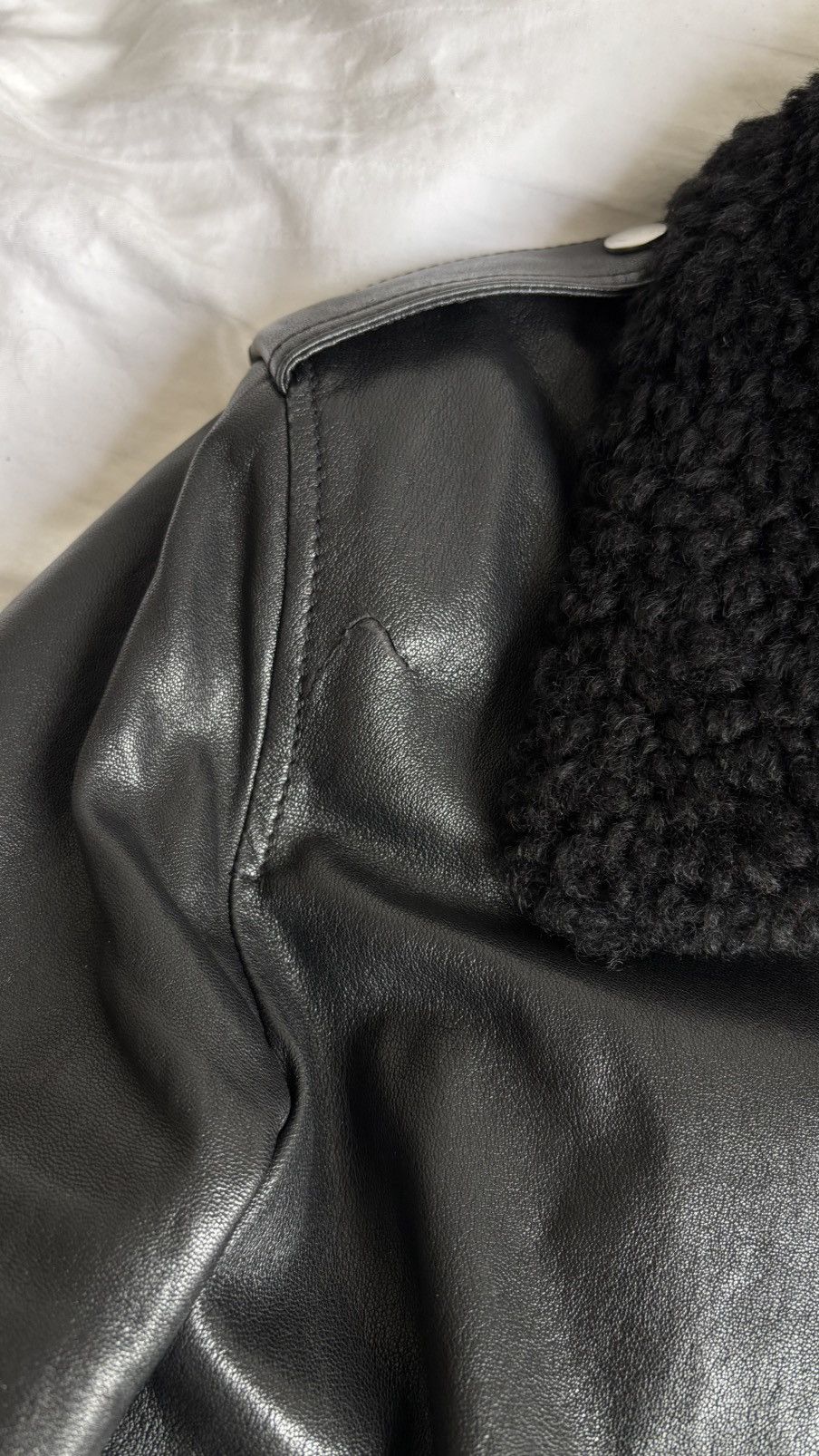 Hedi Slimane × Saint Laurent Paris Saint Laurent Aviator leather jacket w/ fur collar Size US M / EU 48-50 / 2 - 13 Thumbnail