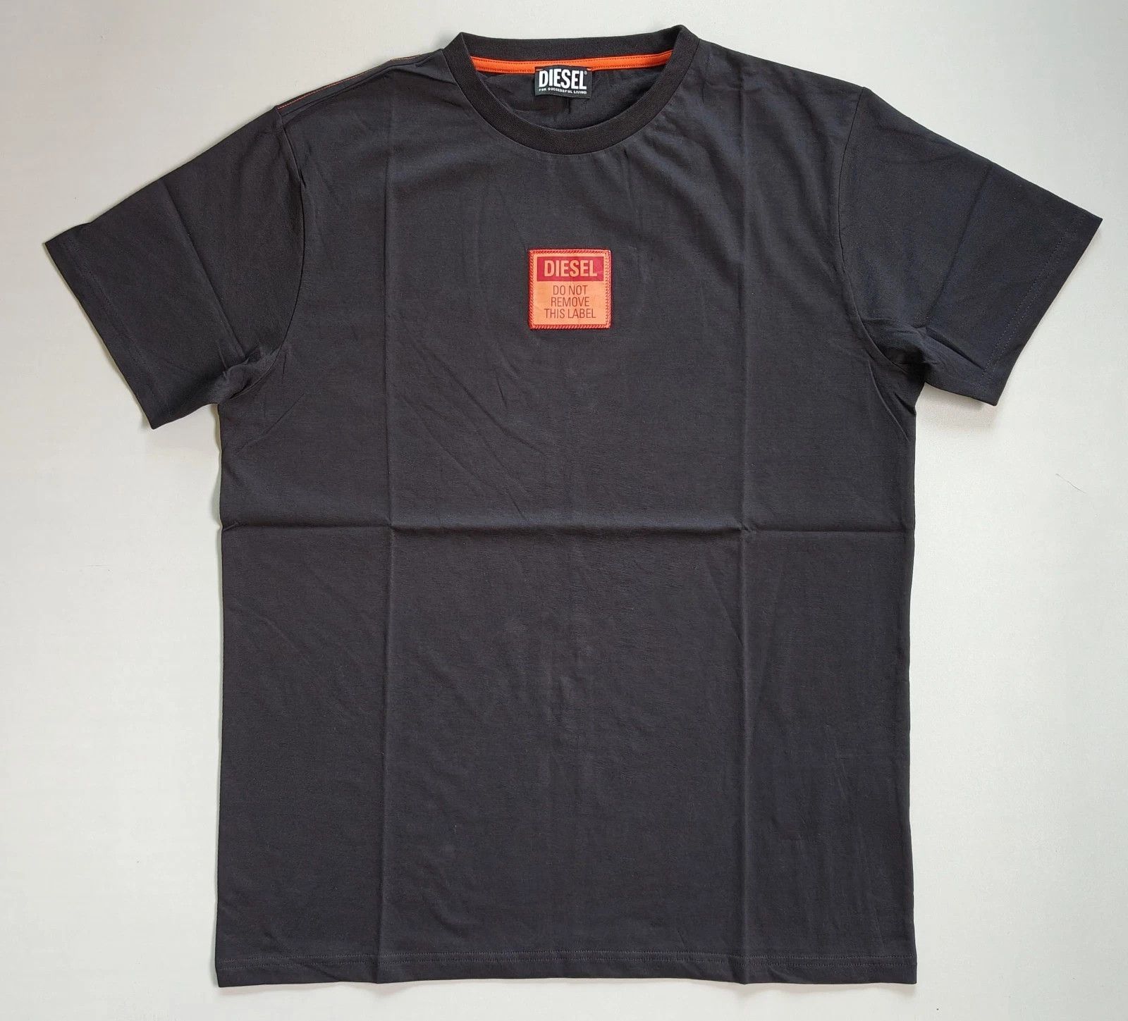 Diesel DIESEL Black T-Shirt With Logo Patch T 4122 Size US XL / EU 56 / 4 - 2 Thumbnail
