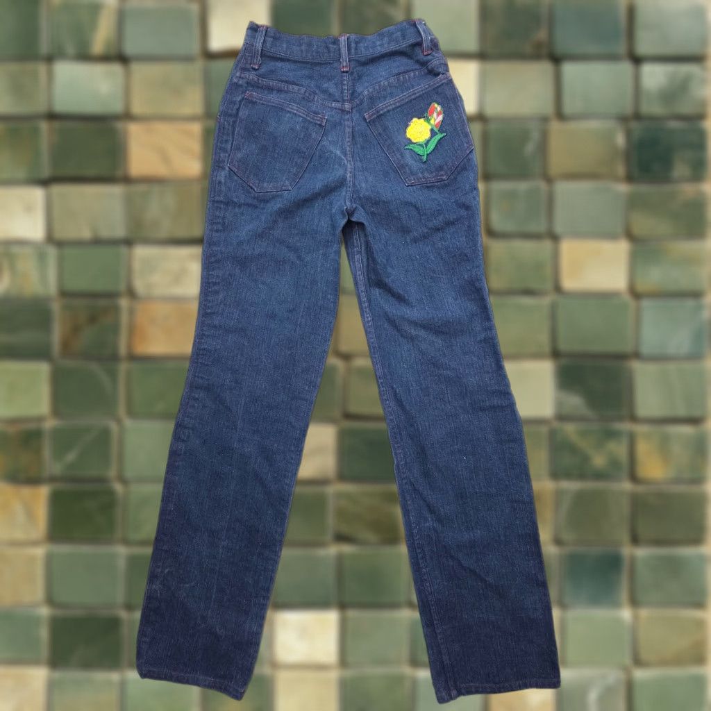 Vintage VINTAGE Mom Jeans Floral Patch Size 26 x 33 High Rise Dark Wash 70s-90s USA Size 26" / US 2 / IT 38 - 1 Thumbnail