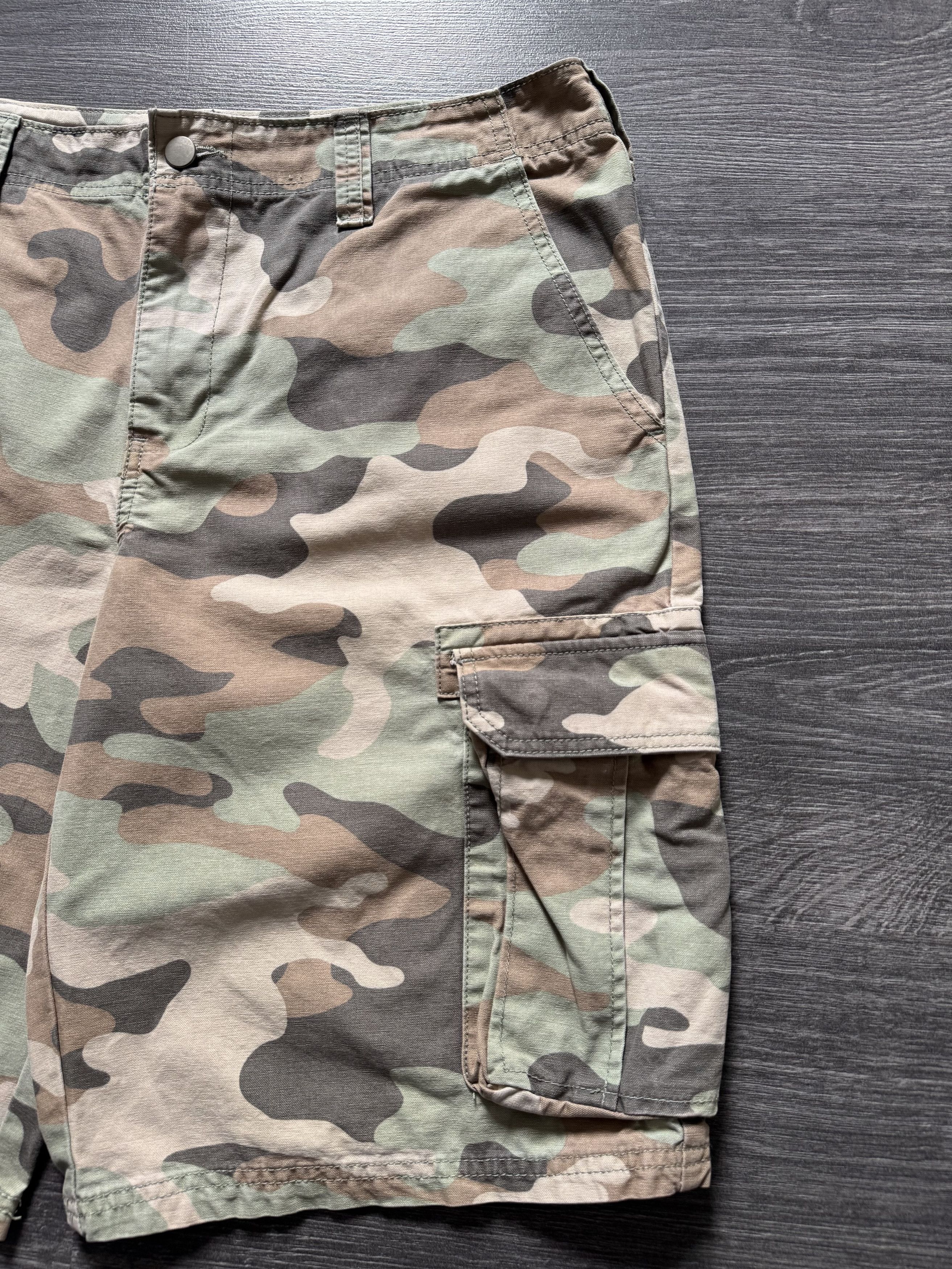 Gap Gap Military Y2k Camo Baggy Shorts Carti Style Size US 34 / EU 50 - 4 Thumbnail