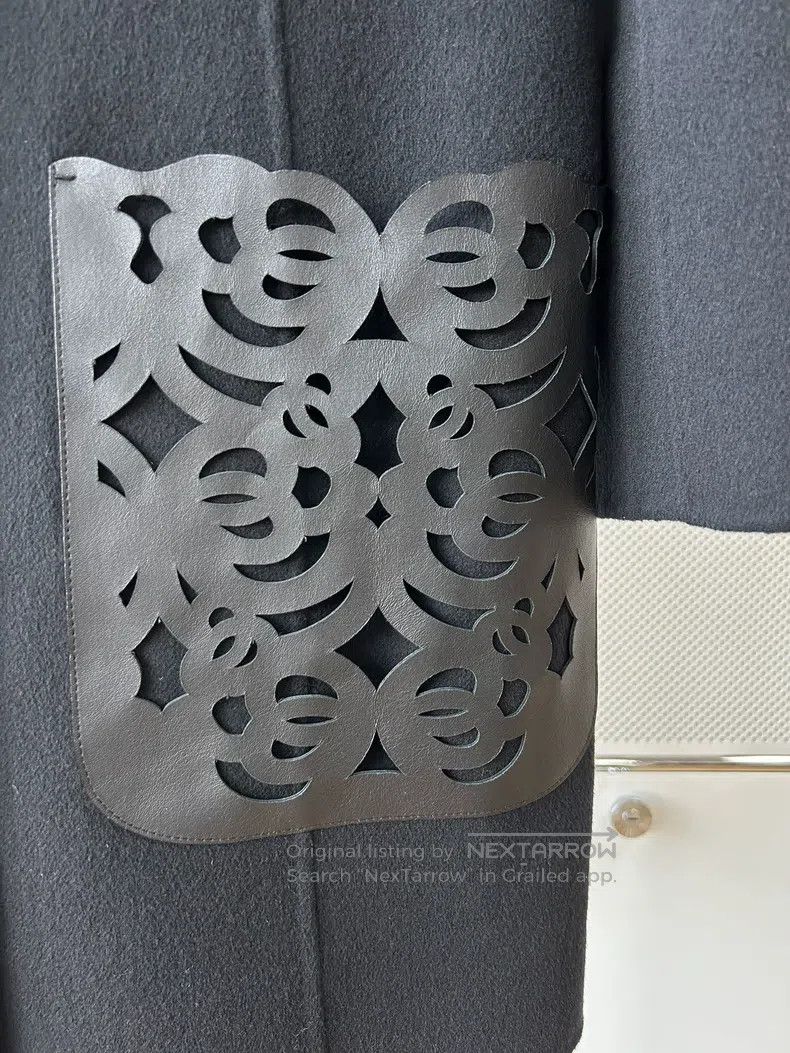 Fendi Fendi Black cut-out leather patched pocket bow detail wool Size XS / US 0-2 / IT 36-38 - 4 Thumbnail