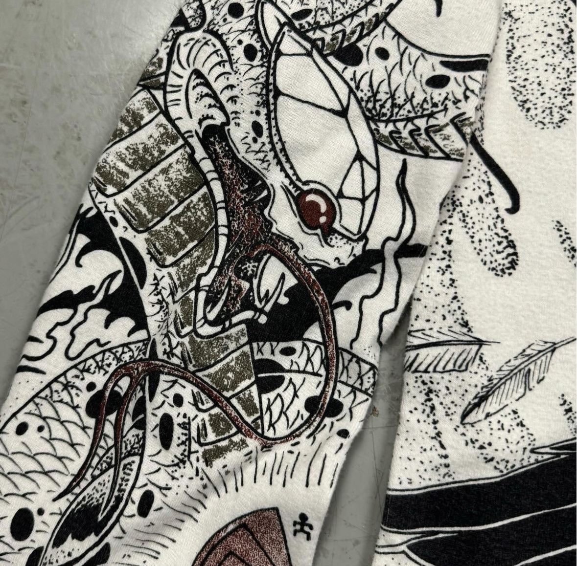 Yasuyuki Ishii Yasuyuki Ishii “Dualing Dragon & Tiger” Tattoo Shirt Size US M / EU 48-50 / 2 - 7 Thumbnail