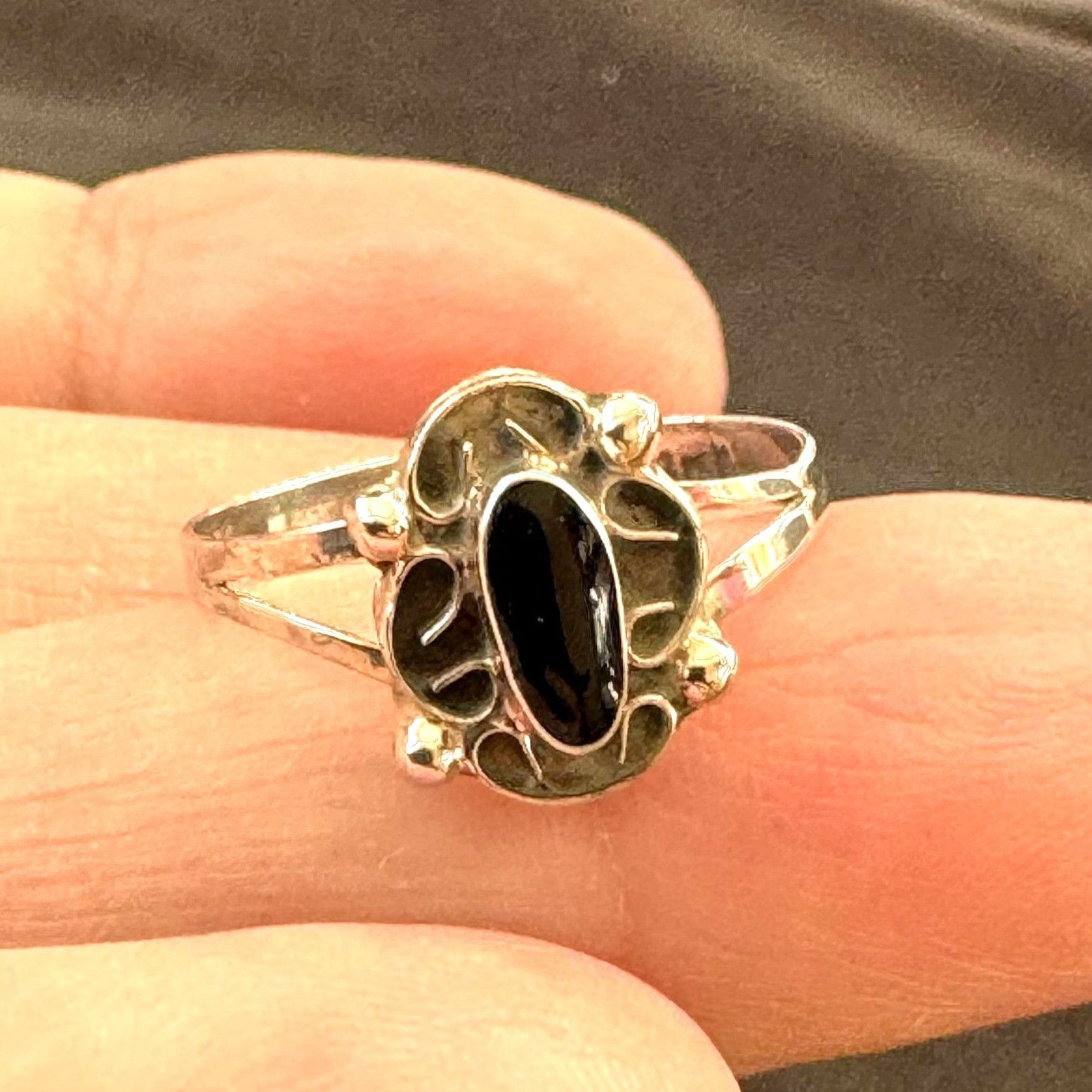 Vintage Vintage Sterling Silver 925 Black Onyx Bezel Set Scroll Bord Size ONE SIZE - 1 Thumbnail