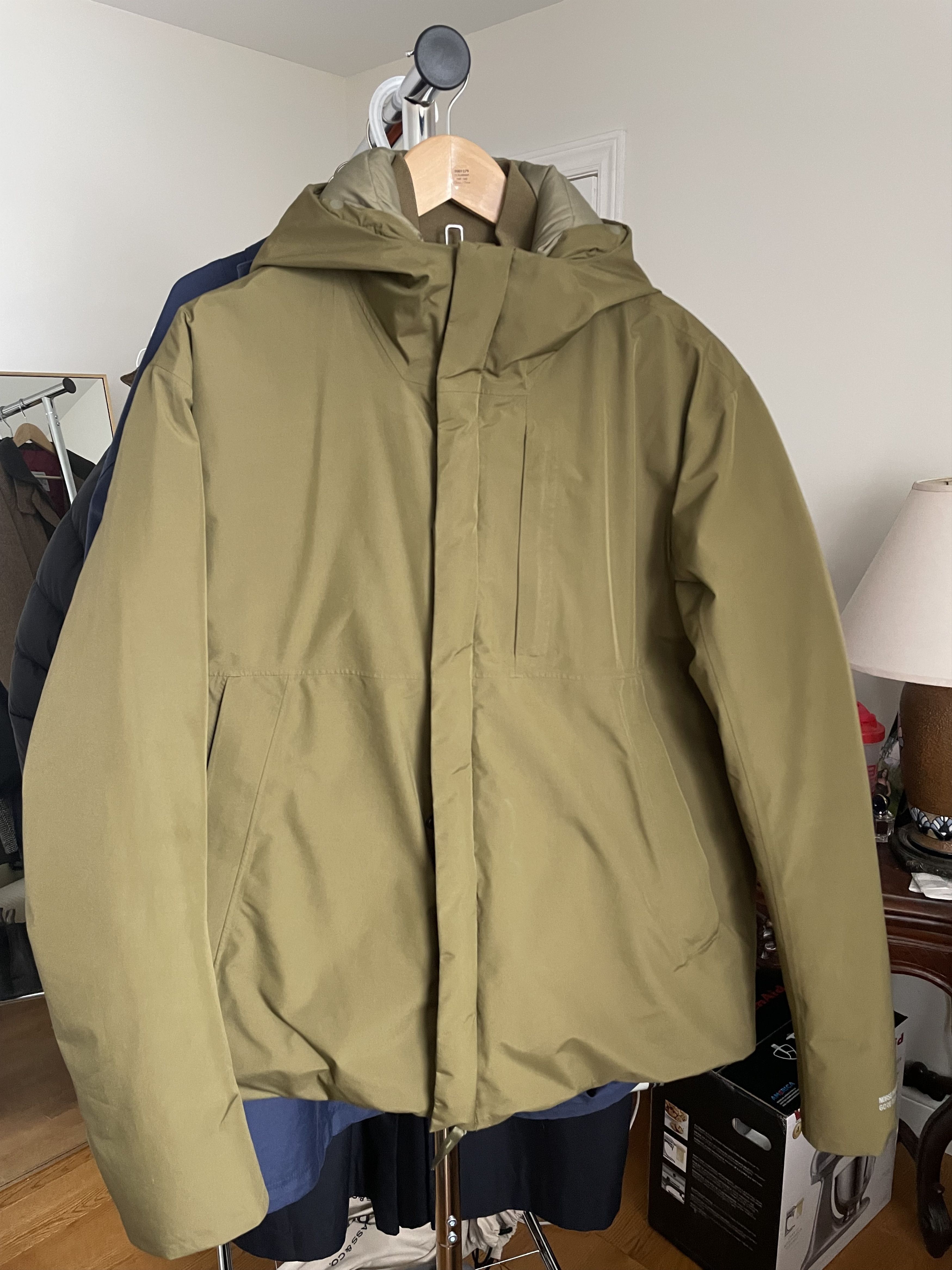 image of Norse Projects Fyn Down 2.0 Gore-Tex Jacket in Green, Men's (Size XL)