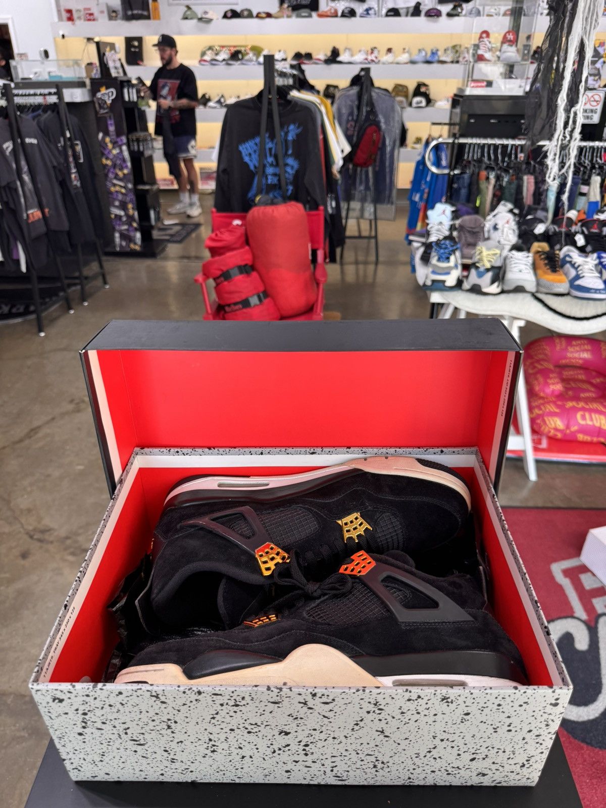 Jordan Brand Air Jordan 4 Royalty Size 12 (2017) Size US 12 / EU 45 - 10 Thumbnail