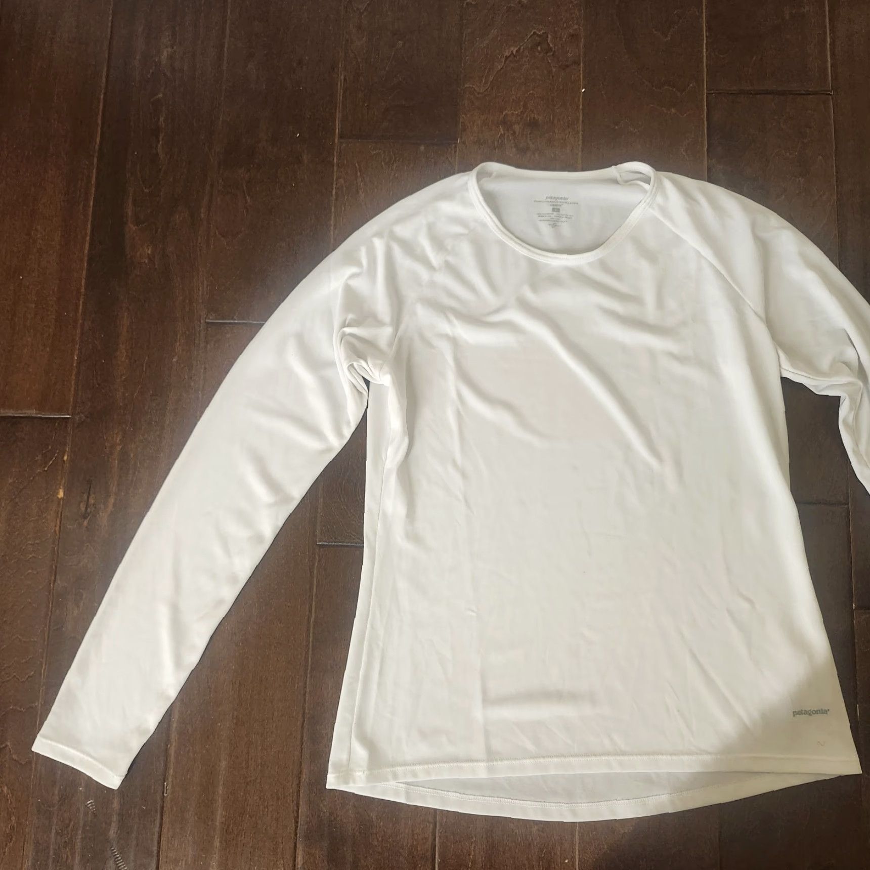 Patagonia Patagonia Capilene Junior M White Long Sleeve Shirt Mens Tee Pullover Baselayer Crew Neck Activewear, Teens, Regular Fit, Polyester Size US M / EU 48-50 / 2 - 3 Thumbnail