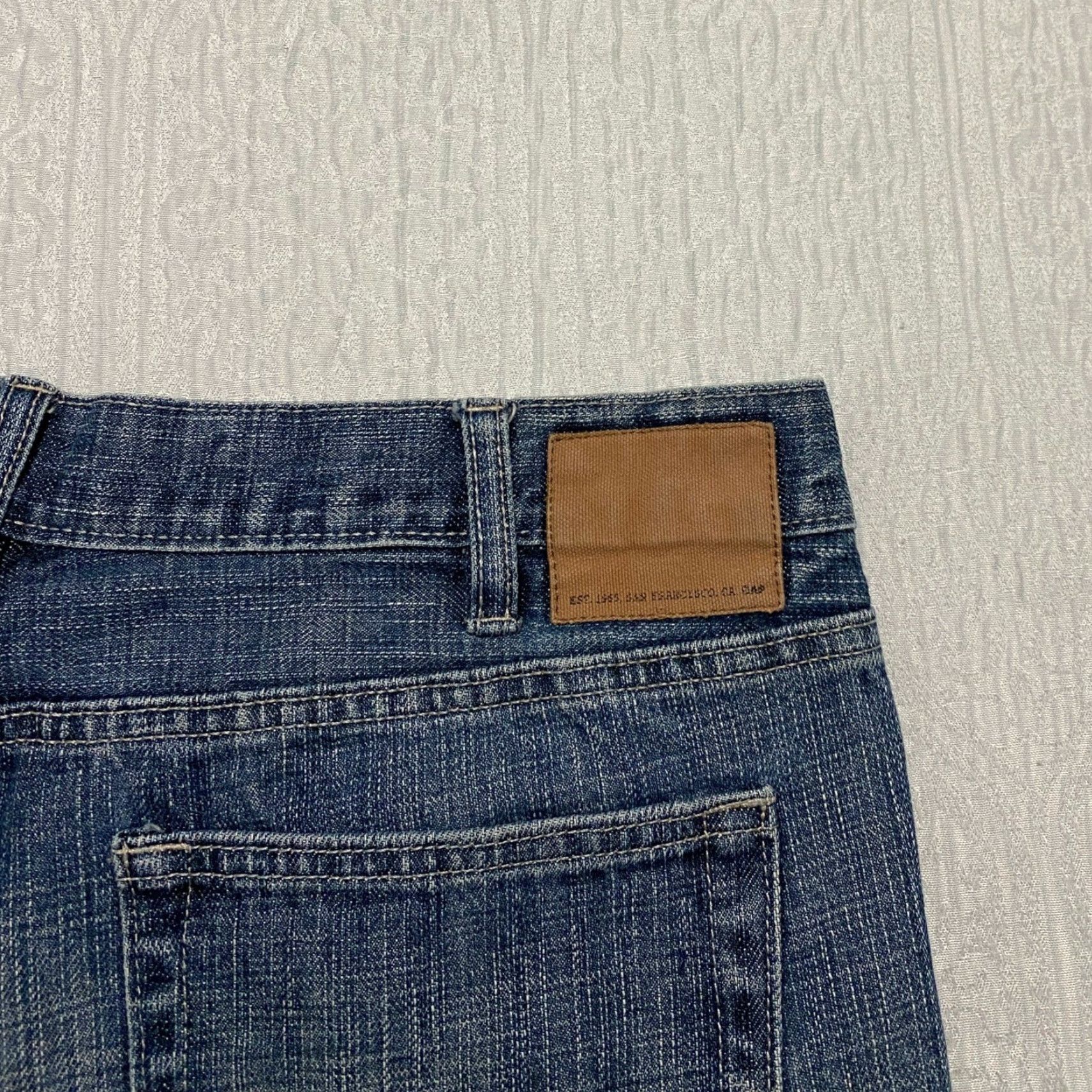 Gap Gap Jeans Men 36x30 Blue 100 % Cotton Straight Mid Rise 5-Pocket Denim Button Zipper Regular Inseam 30 in Distressed Logo Classic Casual Size US 36 / EU 52 - 3 Thumbnail