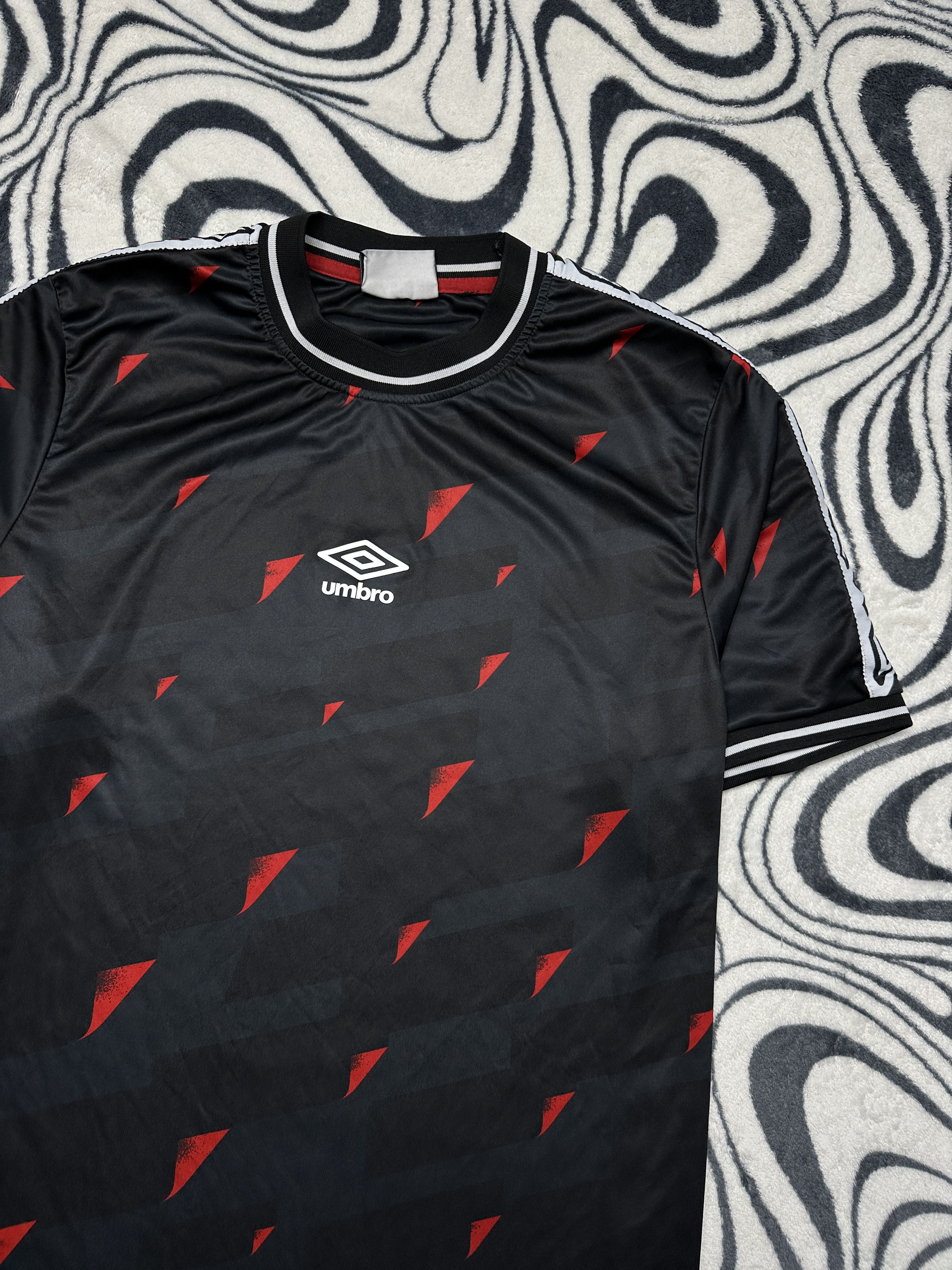 Umbro Umbro Carling Mens T-Shirt Jersey Size US L / EU 52-54 / 3 - 2 Thumbnail