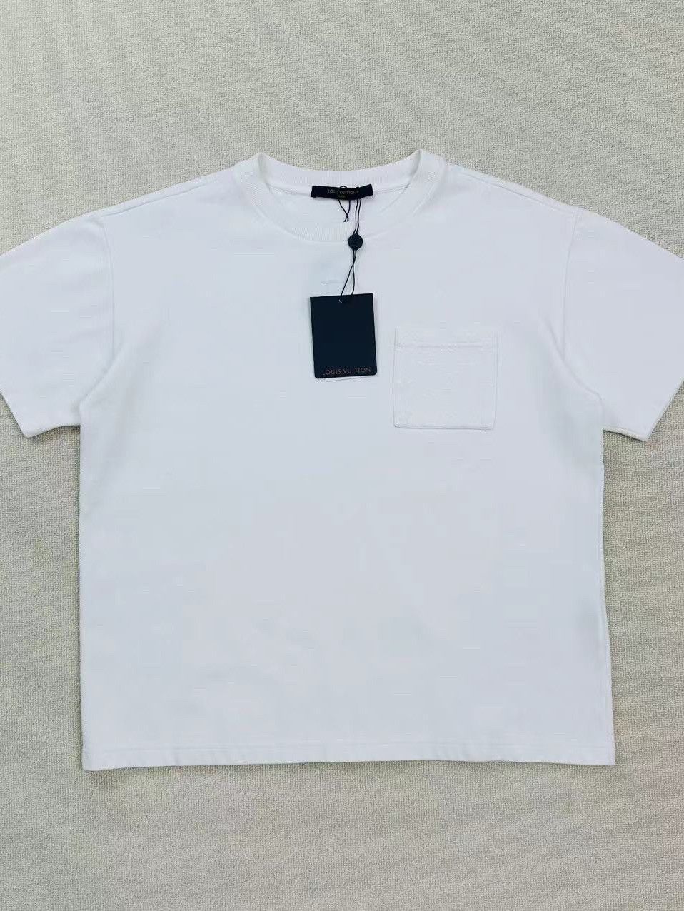 Louis Vuitton Louis Vuitton Monogram Pocket T-Shirt Size M Size US M / EU 48-50 / 2 - 1 Thumbnail
