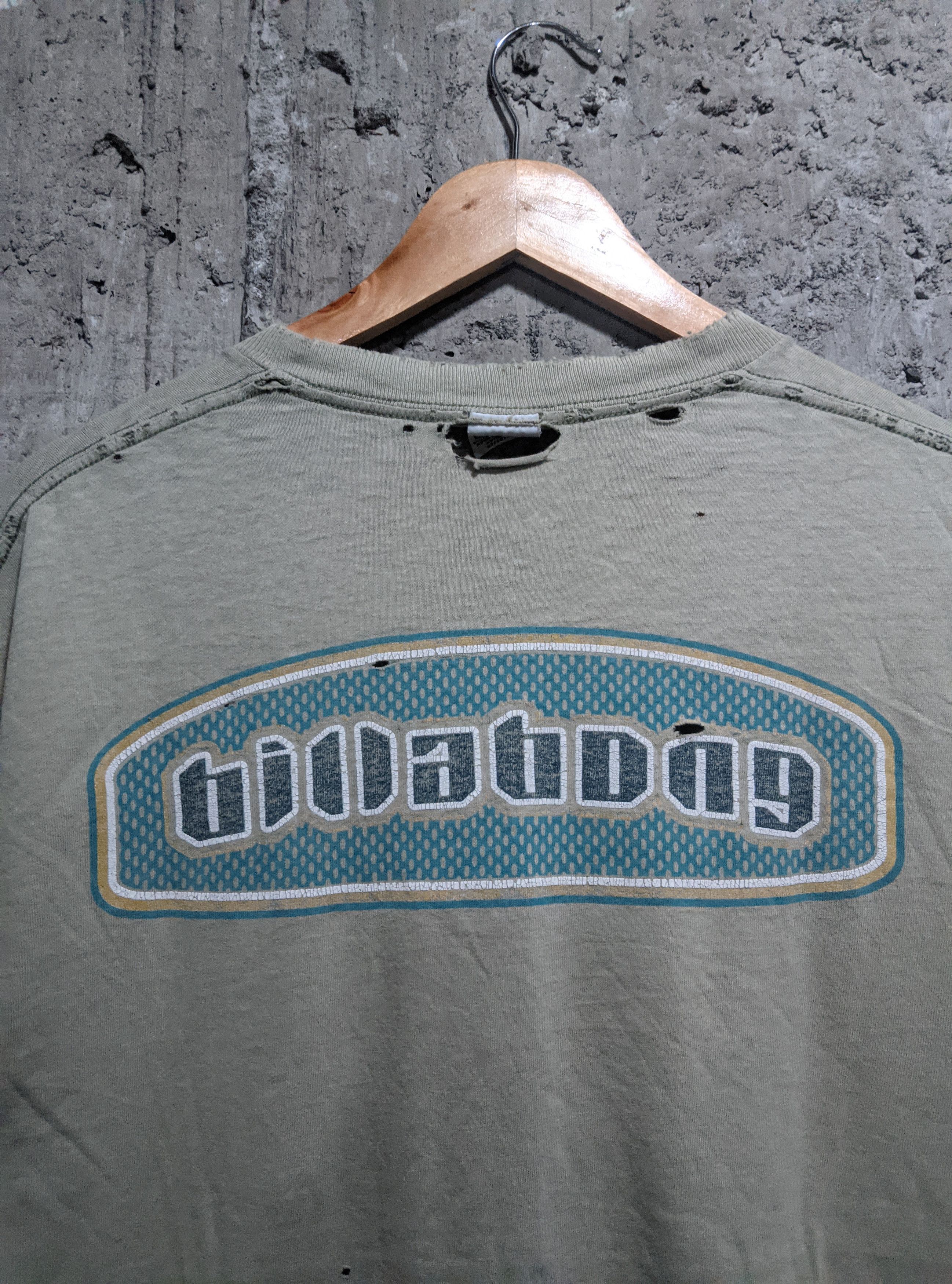 Vintage Vintage 90s very thrashed billabong surf tshirt Size US L / EU 52-54 / 3 - 6 Thumbnail