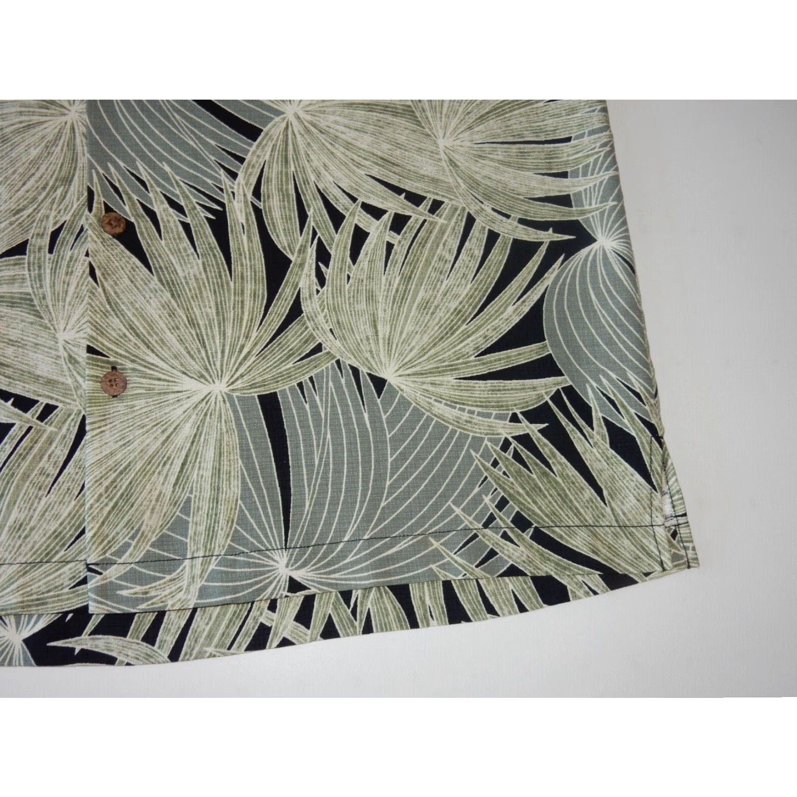 Tommy Bahama Tommy Bahama Mens Short Sleeve Silk Hawaiian Shirt Floral Black Large Size US L / EU 52-54 / 3 - 2 Thumbnail