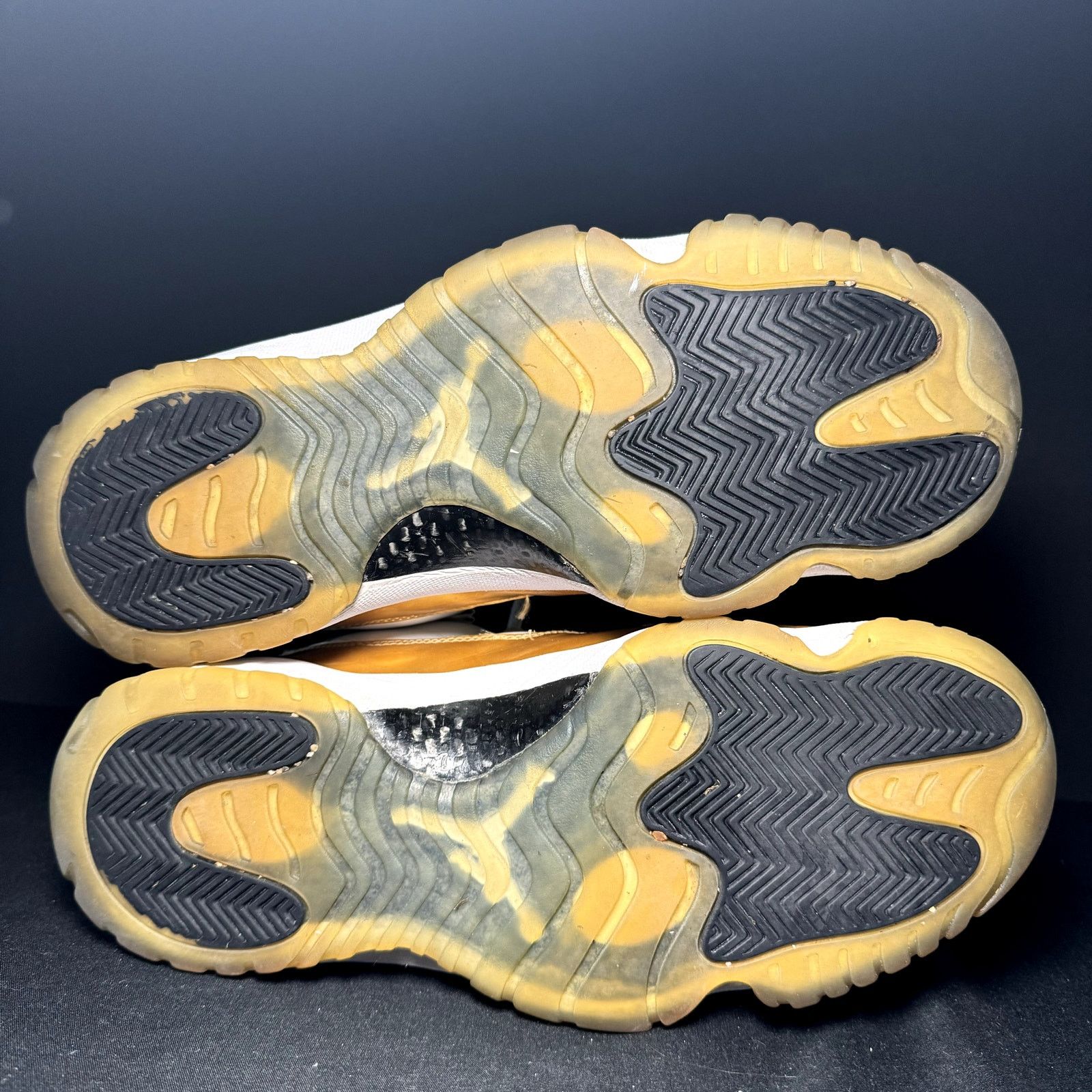 Jordan Brand × Nike Size 10 - Nike Air Jordan 11 Retro Low Closing Ceremony Size US 10 / EU 43 - 7 Thumbnail