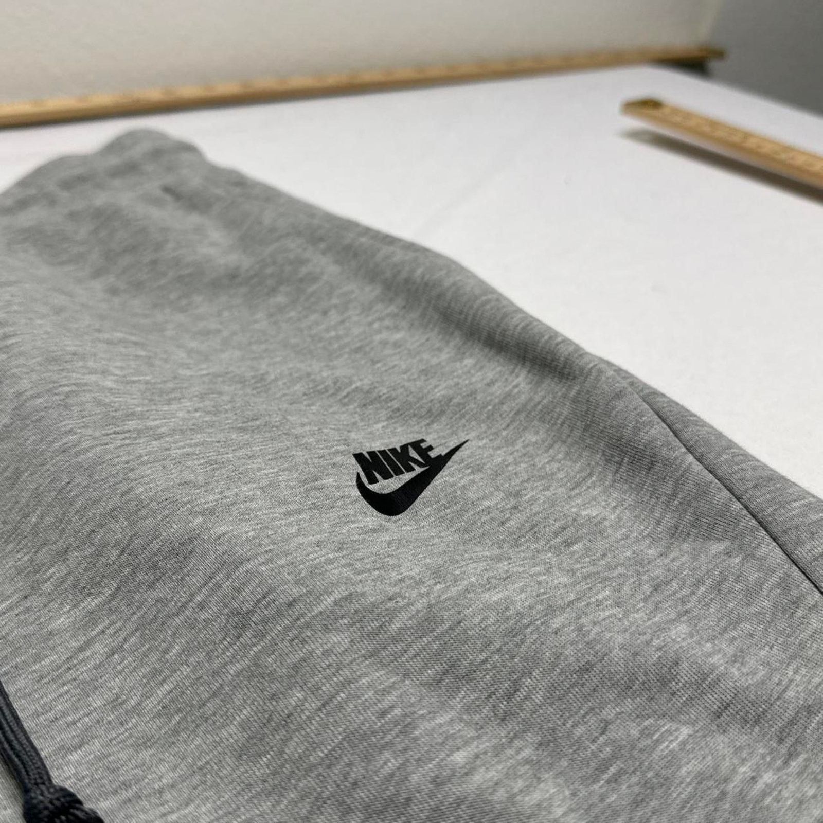 Nike Nike Tech Fleece Gray Black Joggers Men’s XL Sweatpants Size US 32 / EU 48 - 2 Thumbnail